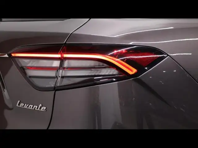 Maserati Levante view 11