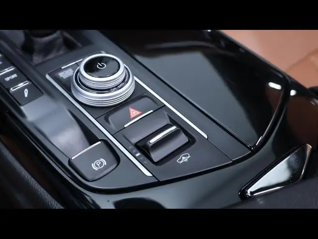 Maserati Levante view 21