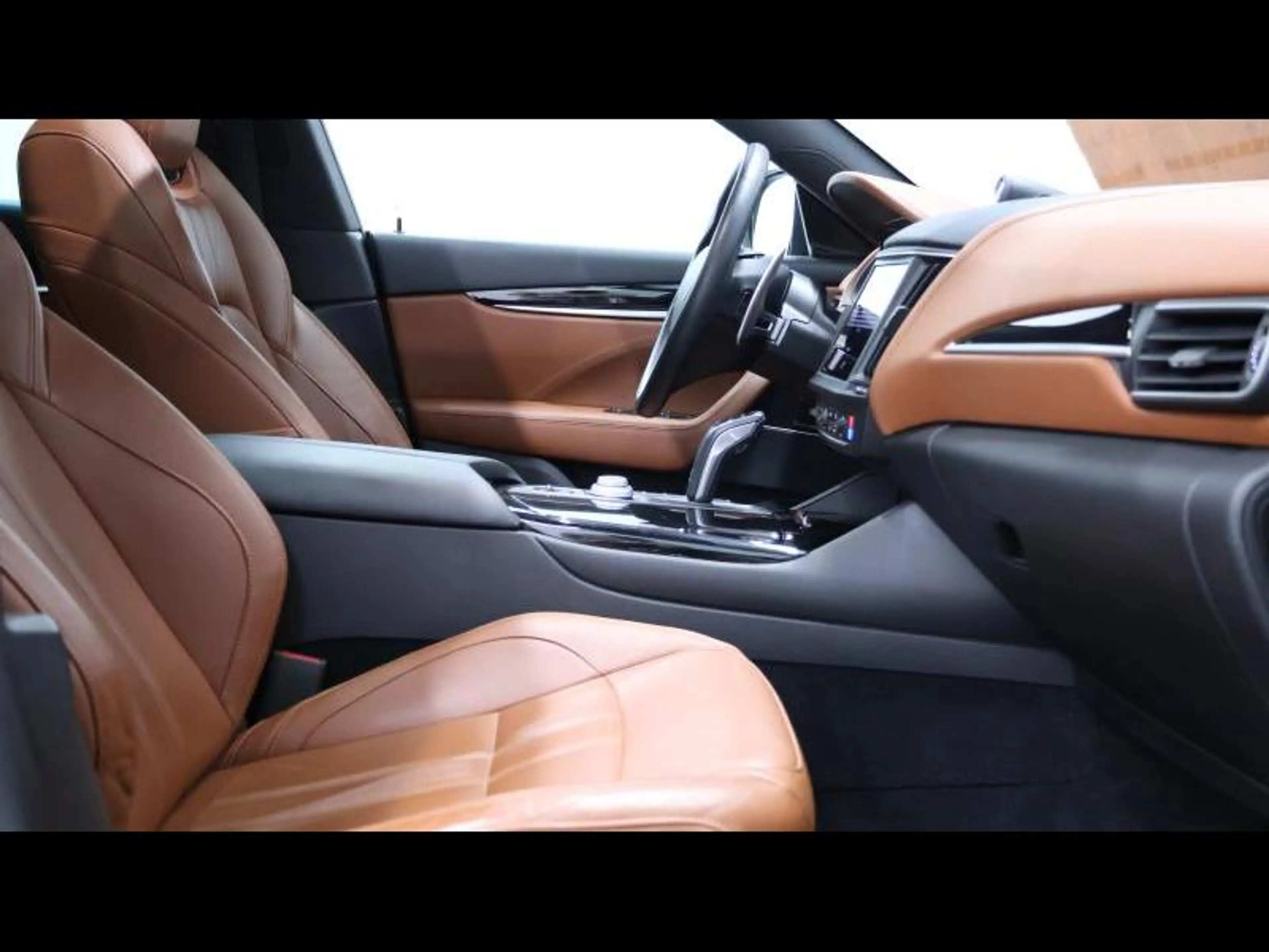 Maserati Levante Modena 3.0 V6 Q4 350 Auto — photo 13