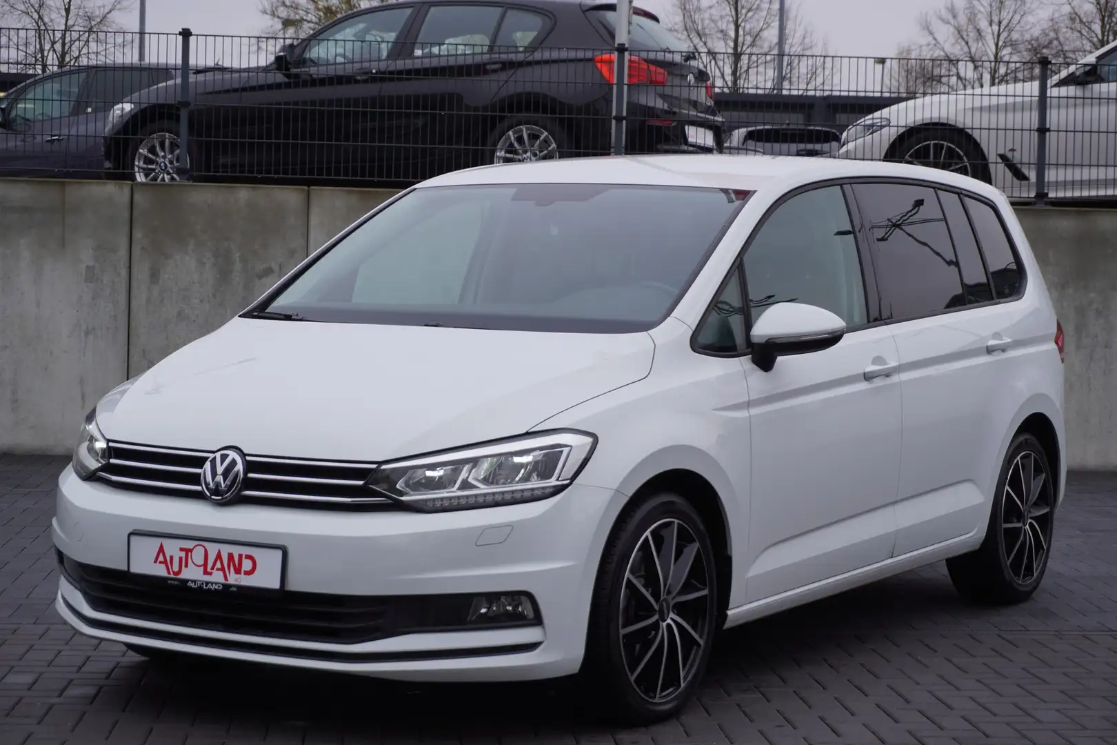Volkswagen Touran 1.2 TSI Trendline LED Sitzheizung White - 2