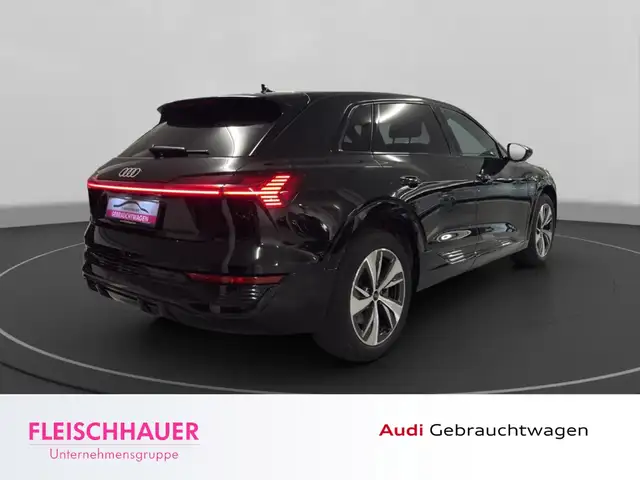 Audi Q8 e-tron view 7