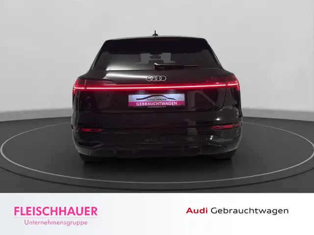 Audi Q8 e-tron view 6