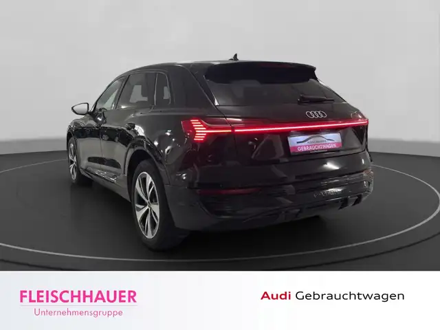 Audi Q8 e-tron view 5