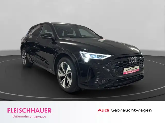 Audi Q8 e-tron view 9