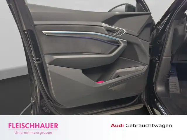 Audi Q8 e-tron view 13