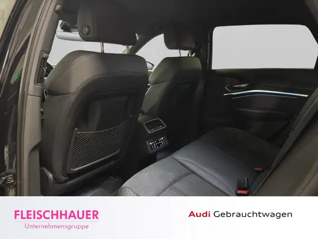 Audi Q8 e-tron view 14