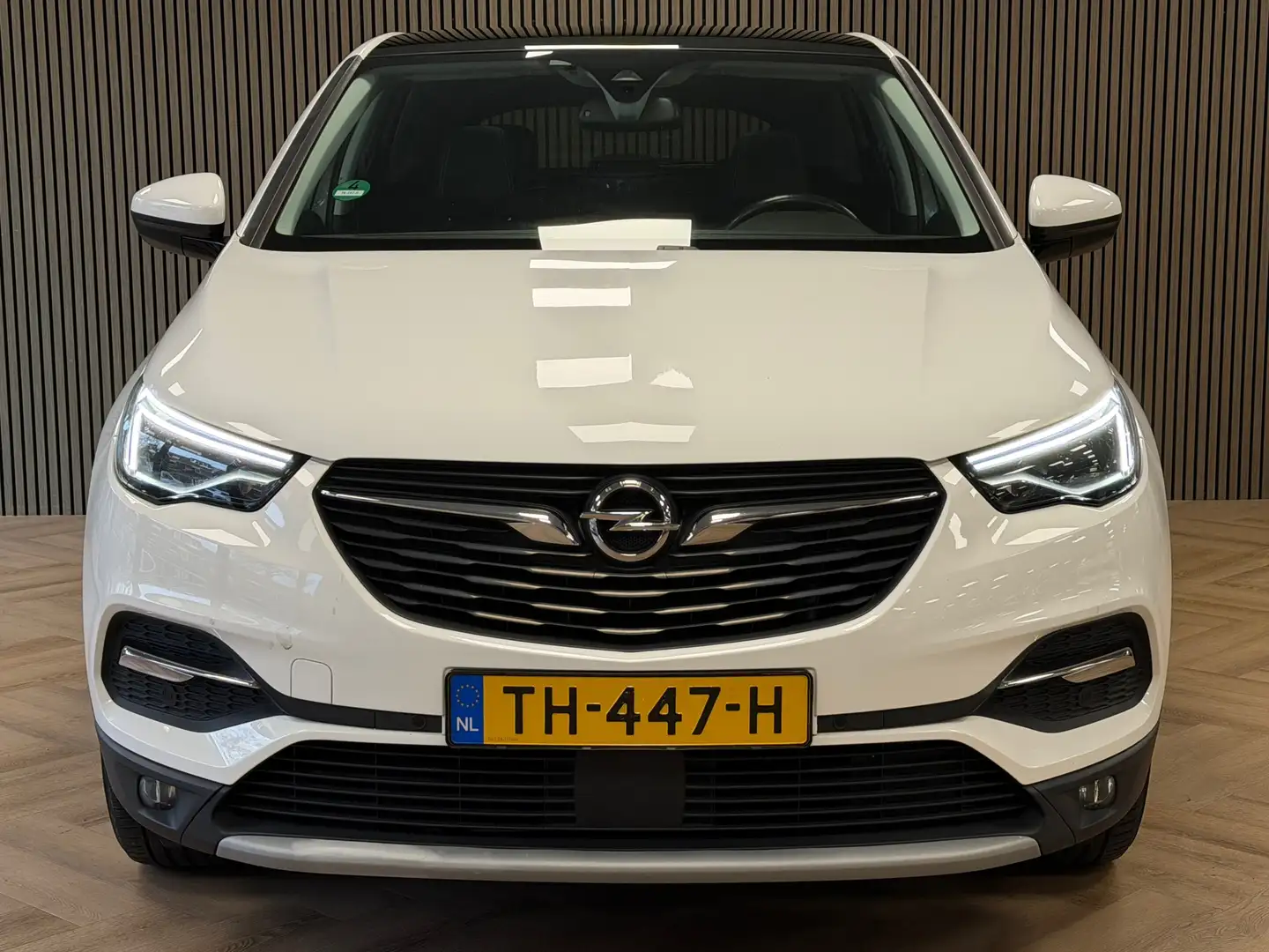 Opel Grandland X 1.2 Turbo Business Executive AUT. PANORAMADAK CRUI Wit - 2