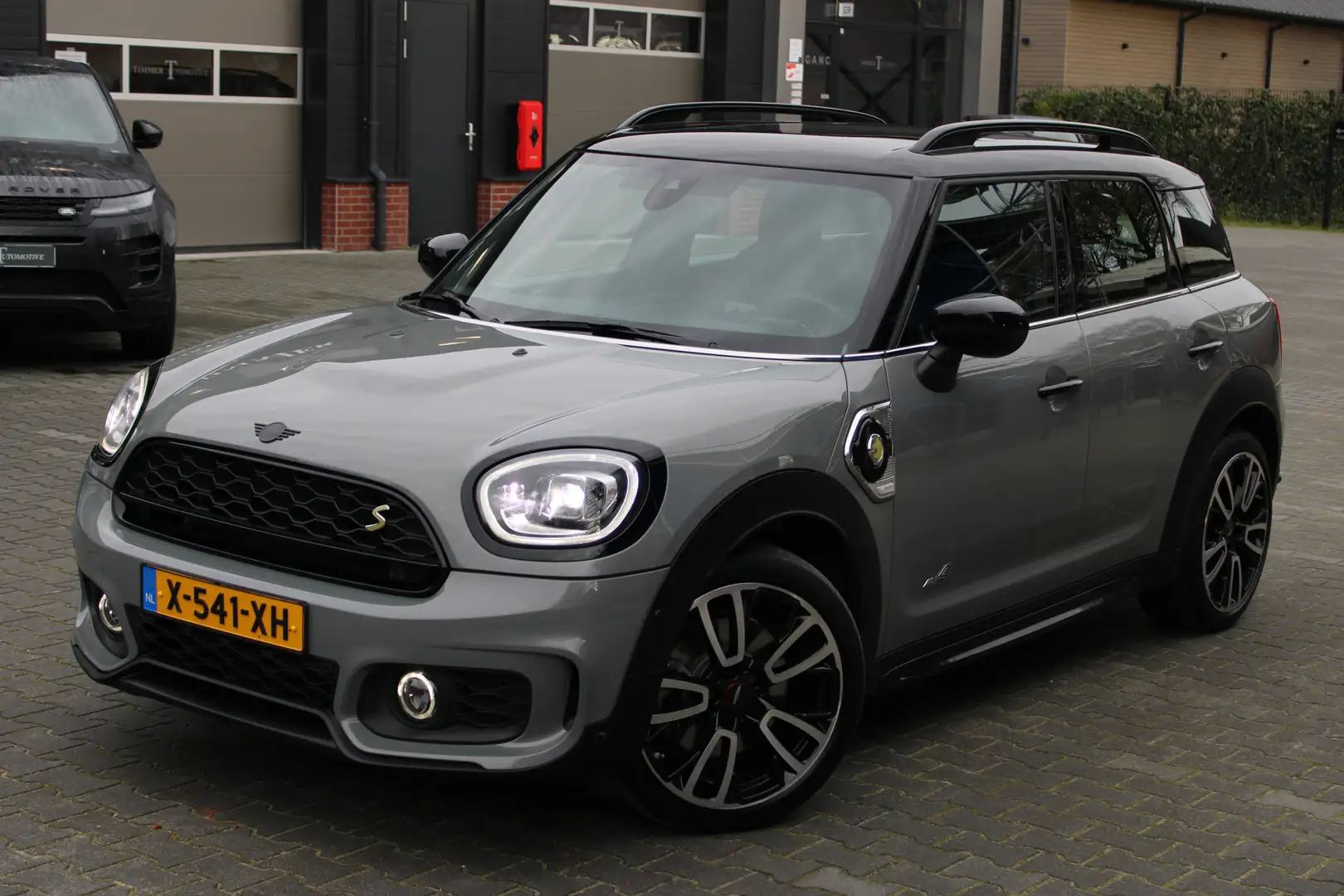 MINI Cooper SE Countryman Mini 2.0 ALL4 Works pakket - 19 inch - Adaptieve c Gris - 2