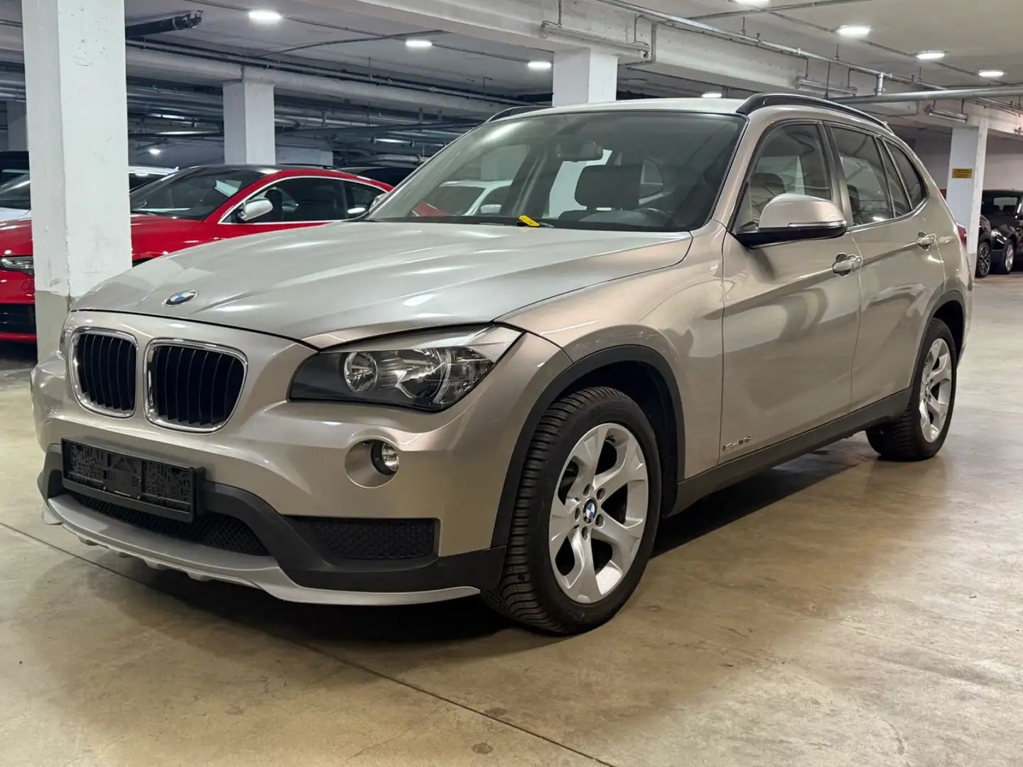 BMW X1 16D sDrive Navi~Klima~Automatik~Tempomat Silber - 1