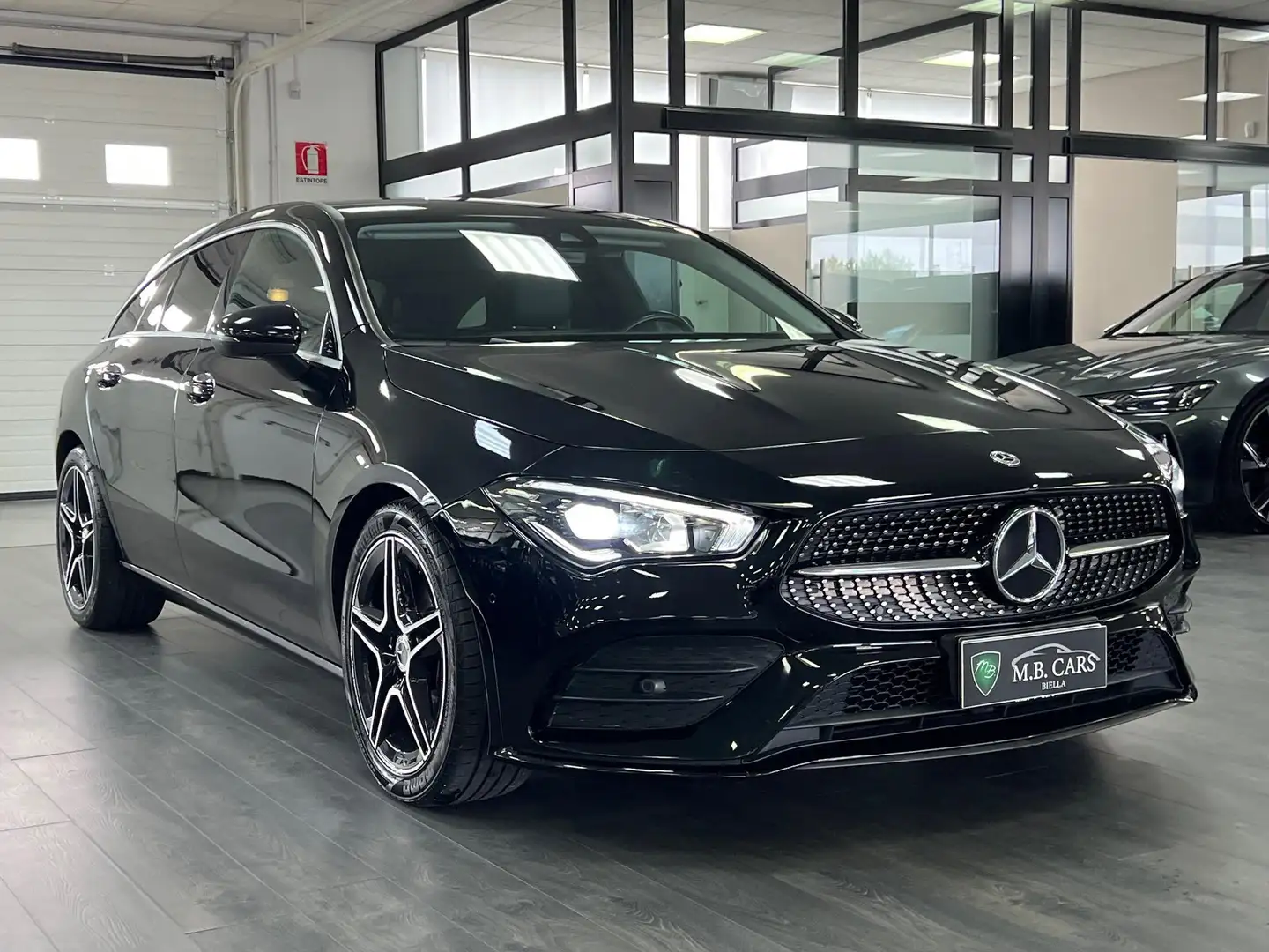 Mercedes-Benz CLA 200 CLA Shooting Brake 200 d Premium auto Noir - 1