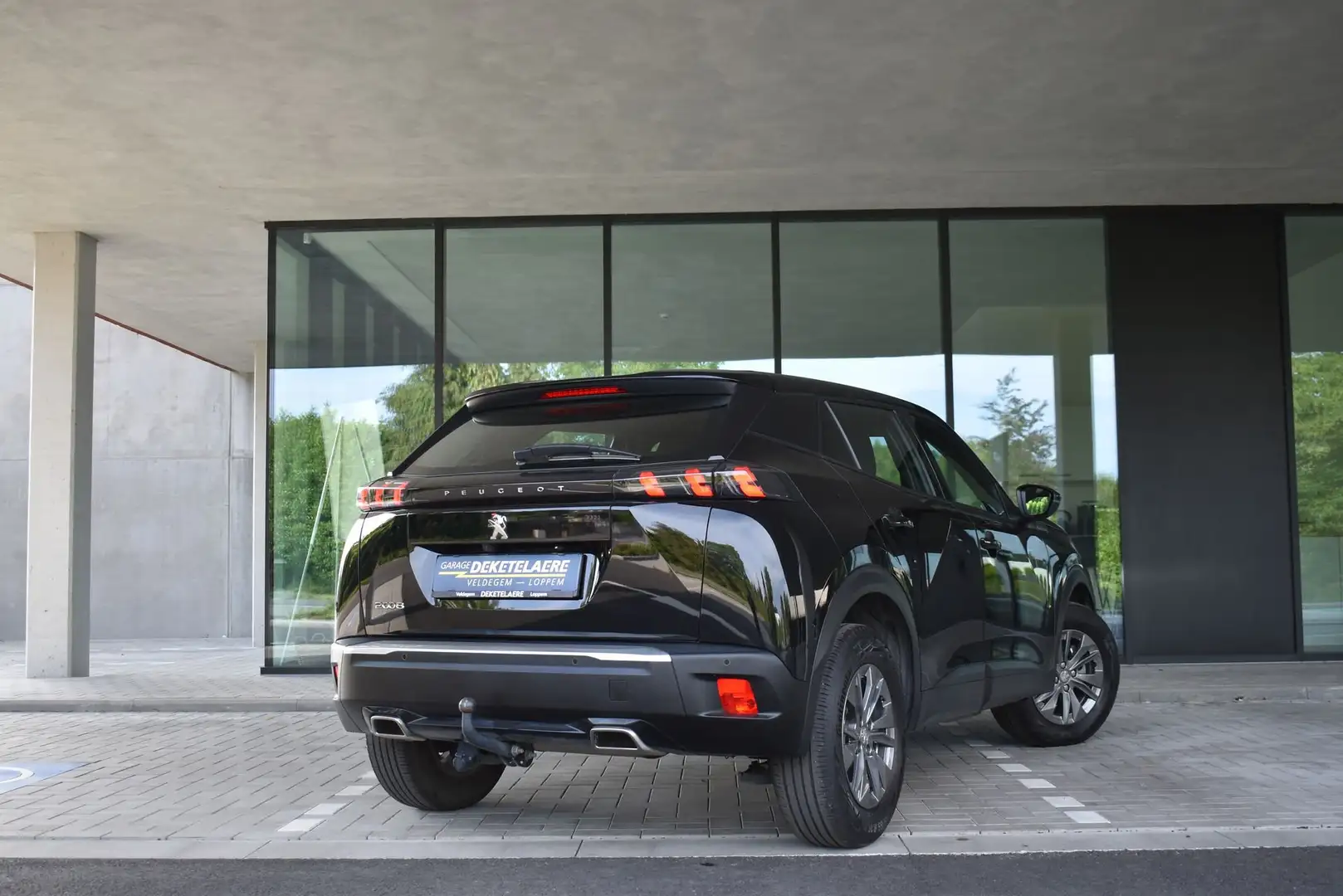 Peugeot 2008 1.2Turbo S&S Allure EAT8 *Navi*Camera*Trekhaak Noir - 2
