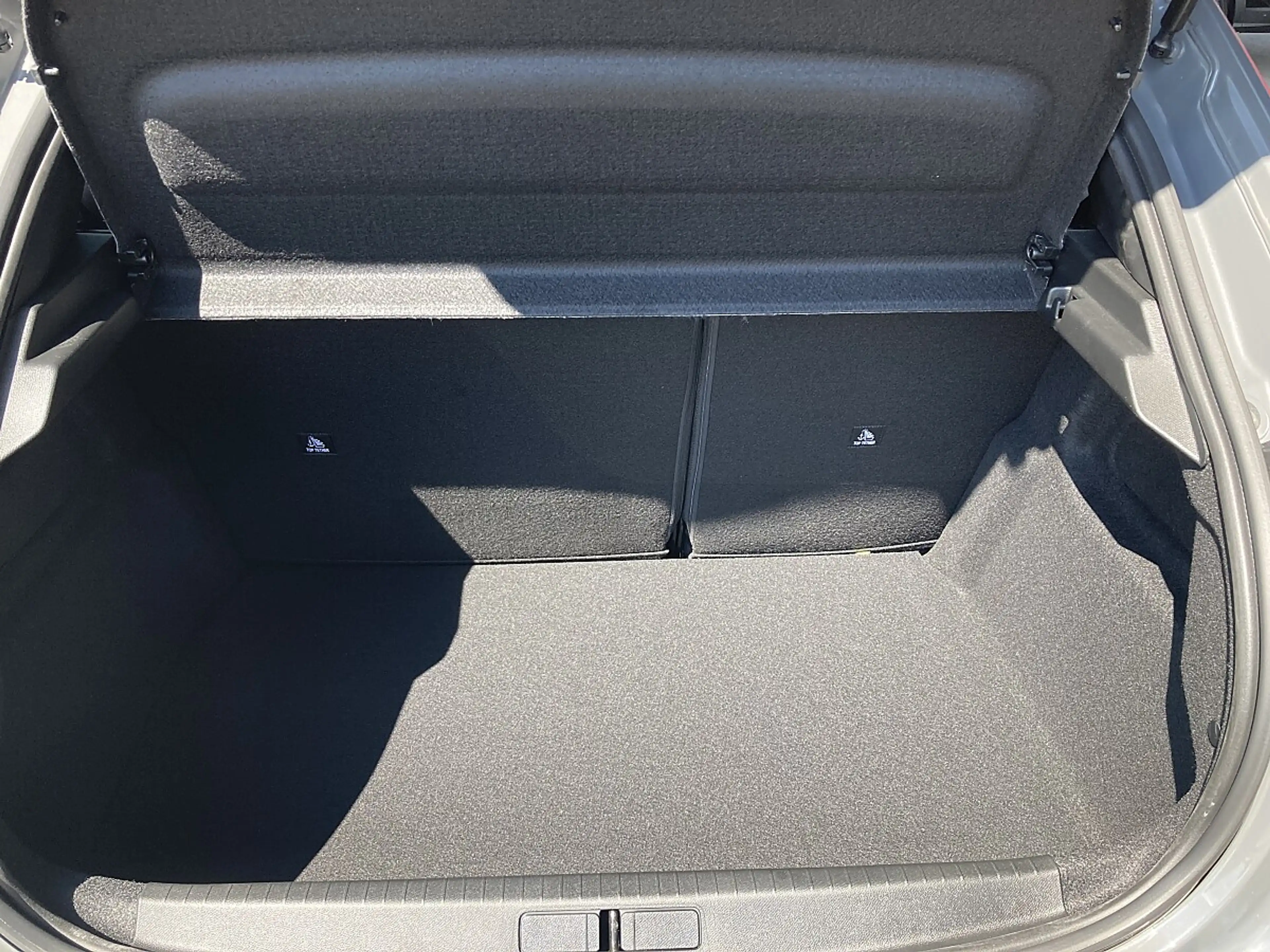 Peugeot 208 Allure Turbo 100 6-Gang manuell!inl.NAVIPACK!AK... — photo 15