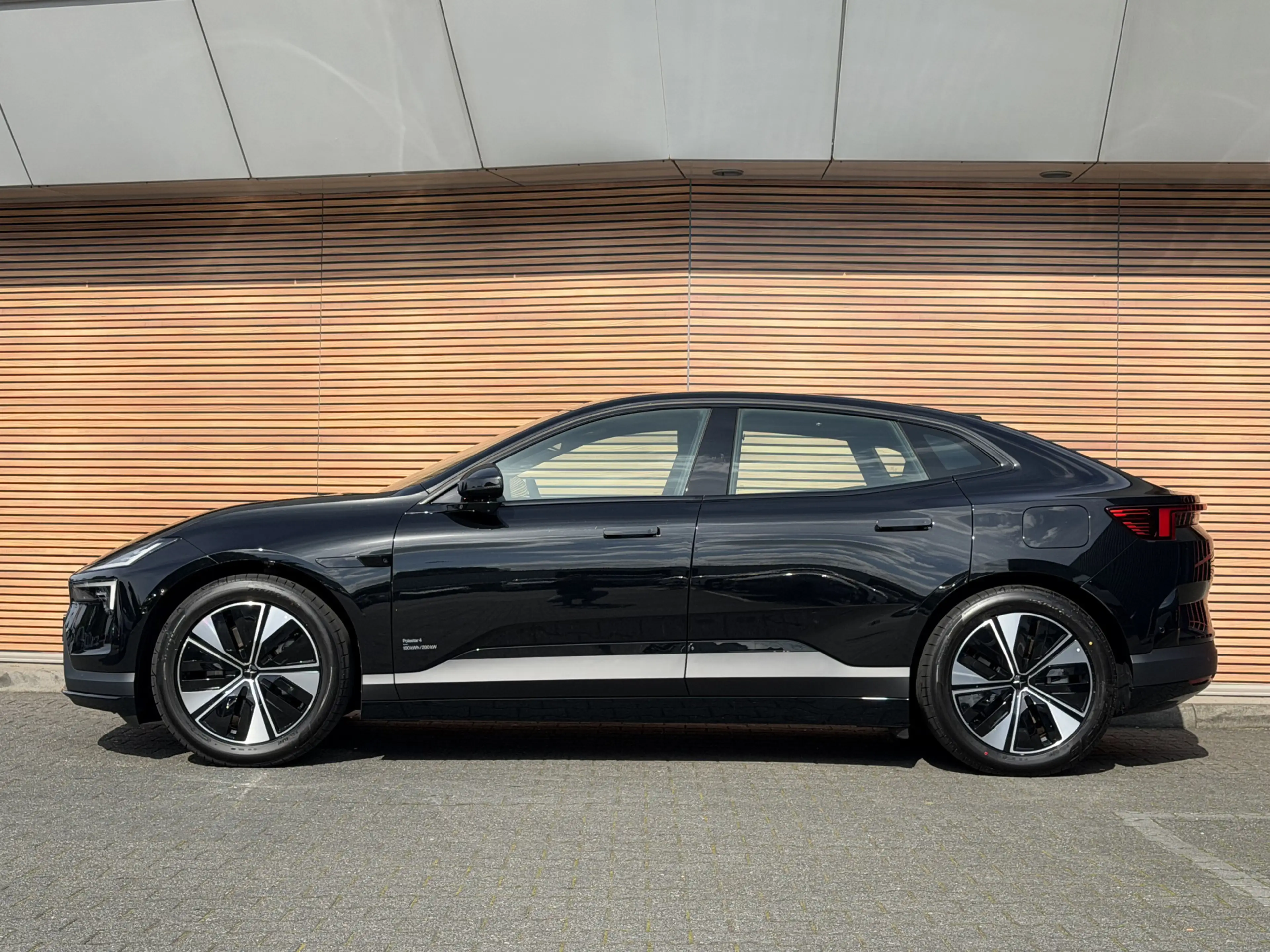 Polestar 4 Long Range Single motor 100 kWh Navigatie / Panora — photo 5