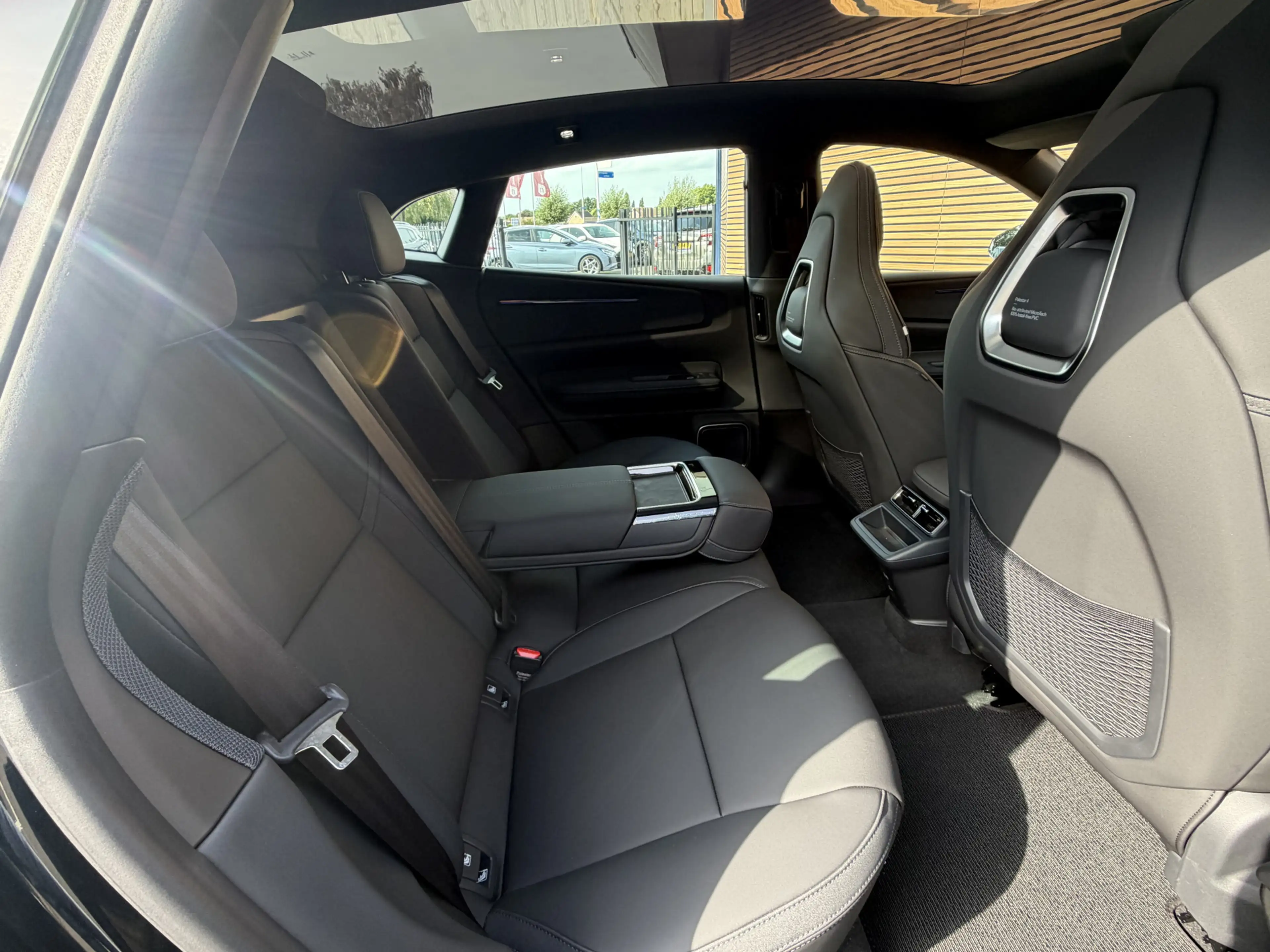 Polestar 4 Long Range Single motor 100 kWh Navigatie / Panora — photo 14