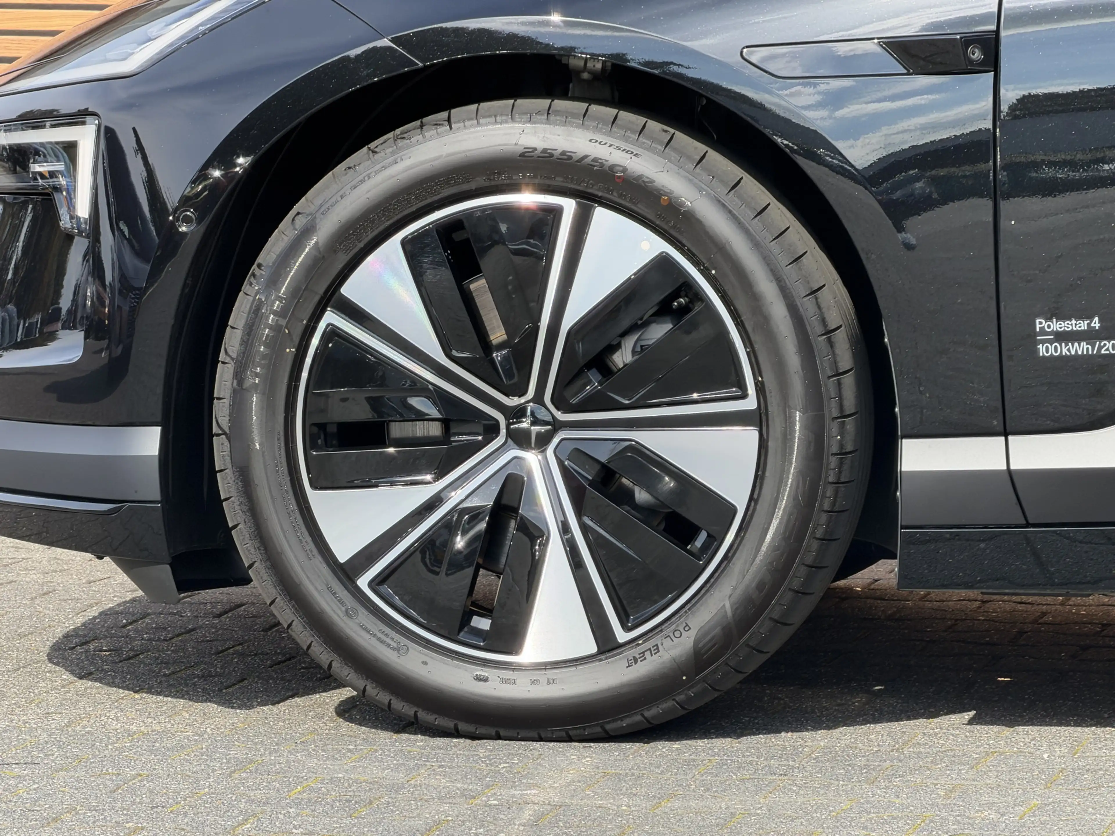 Polestar 4 Long Range Single motor 100 kWh Navigatie / Panora — photo 9