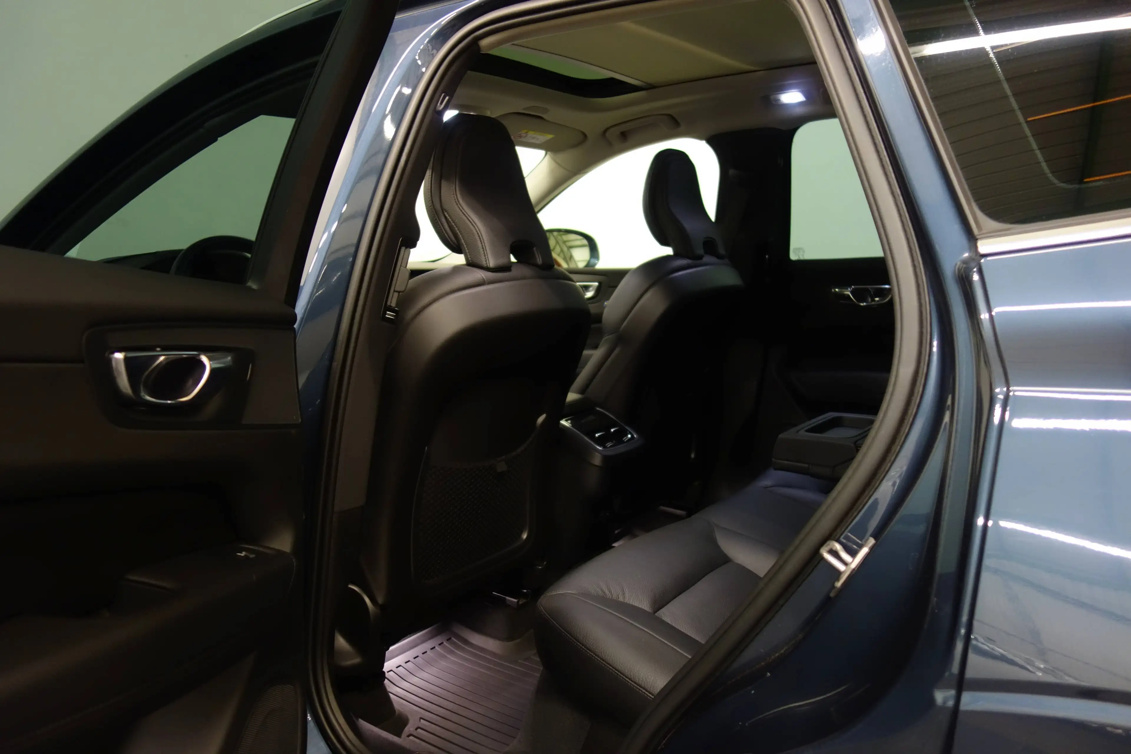 Volvo XC60 B4 Inscription AWD Geartronic *AHV*GARANTIE*TOP* — photo 14