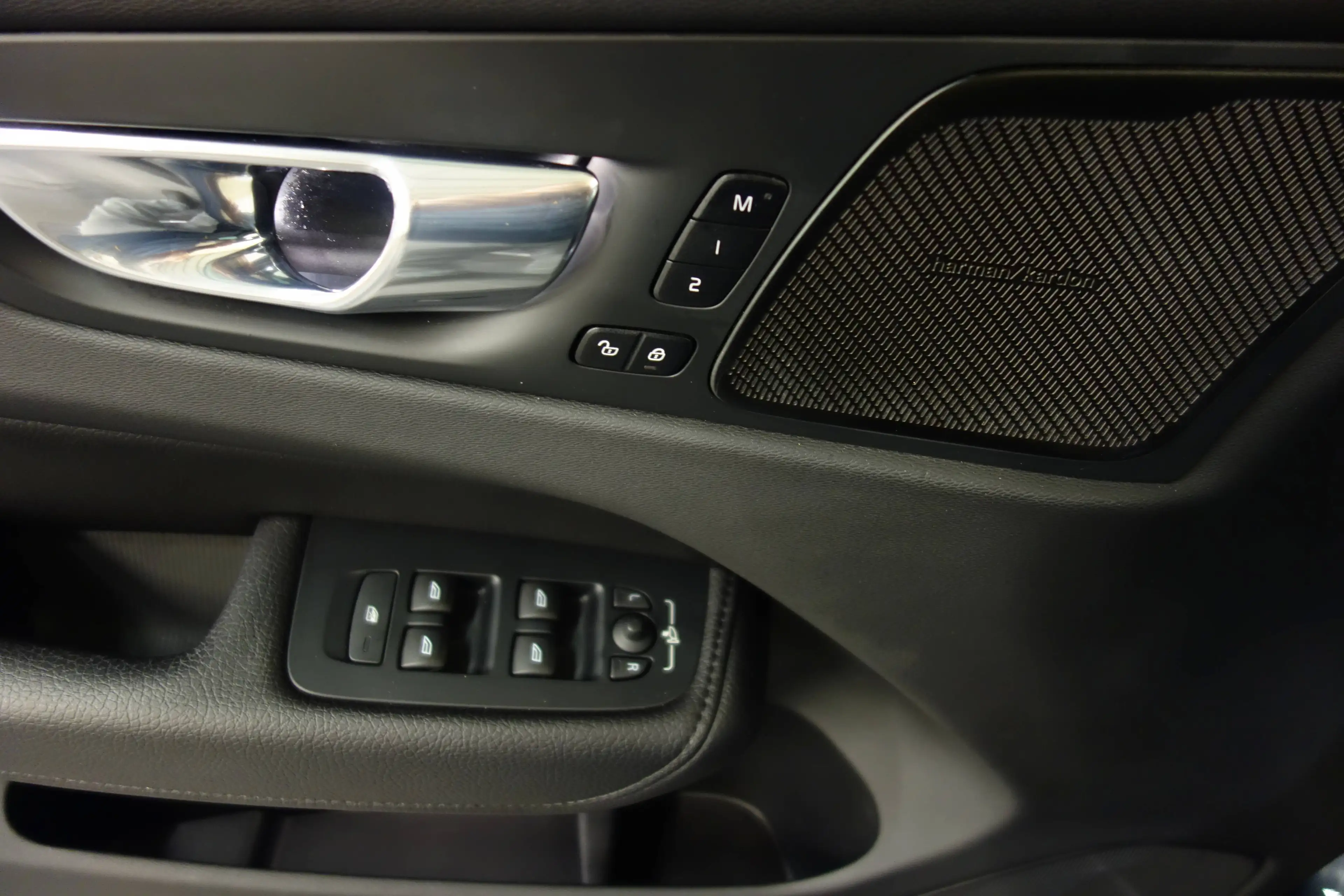 Volvo XC60 B4 Inscription AWD Geartronic *AHV*GARANTIE*TOP* — photo 15