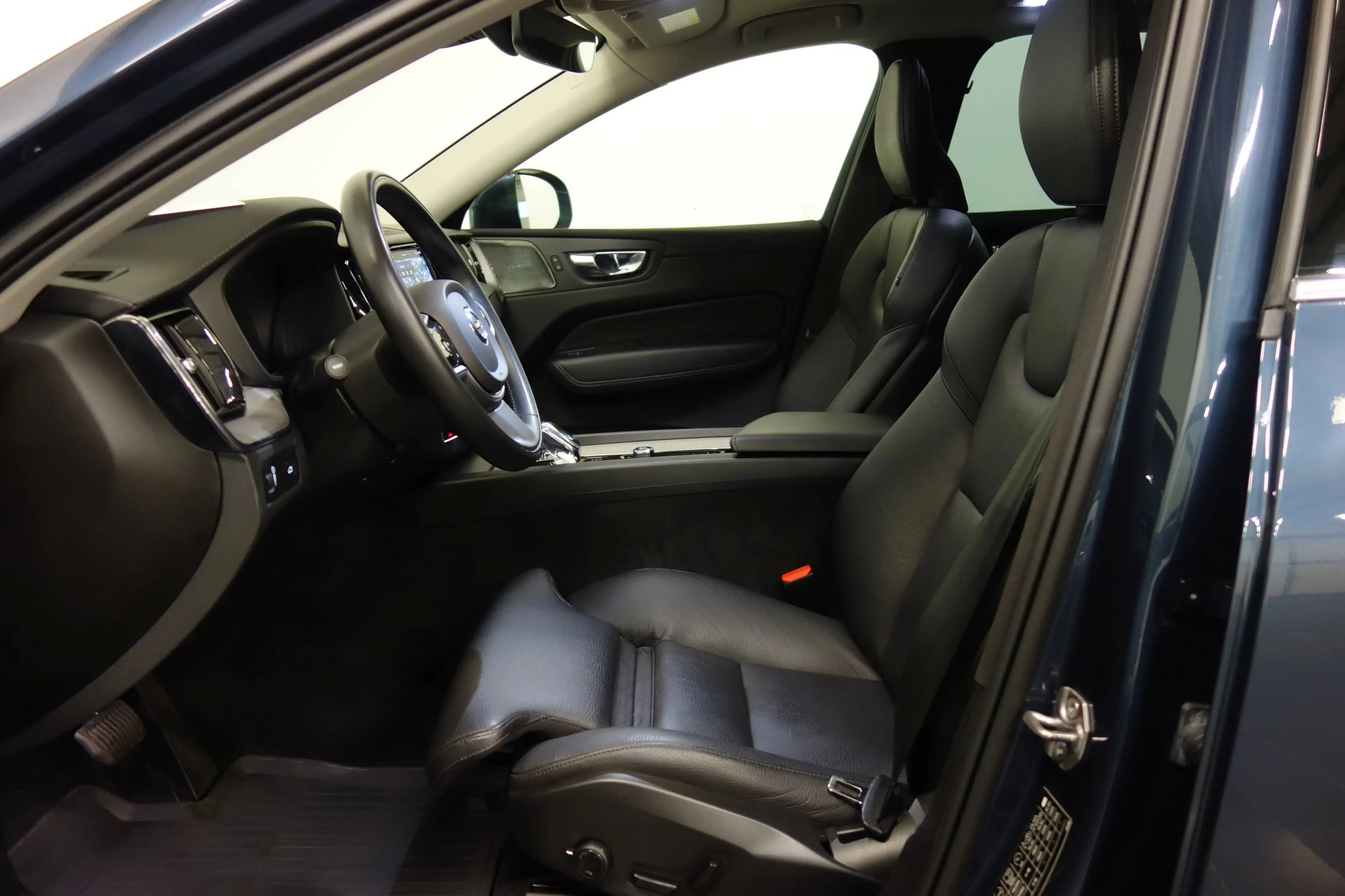 Volvo XC60 B4 Inscription AWD Geartronic *AHV*GARANTIE*TOP* — photo 11