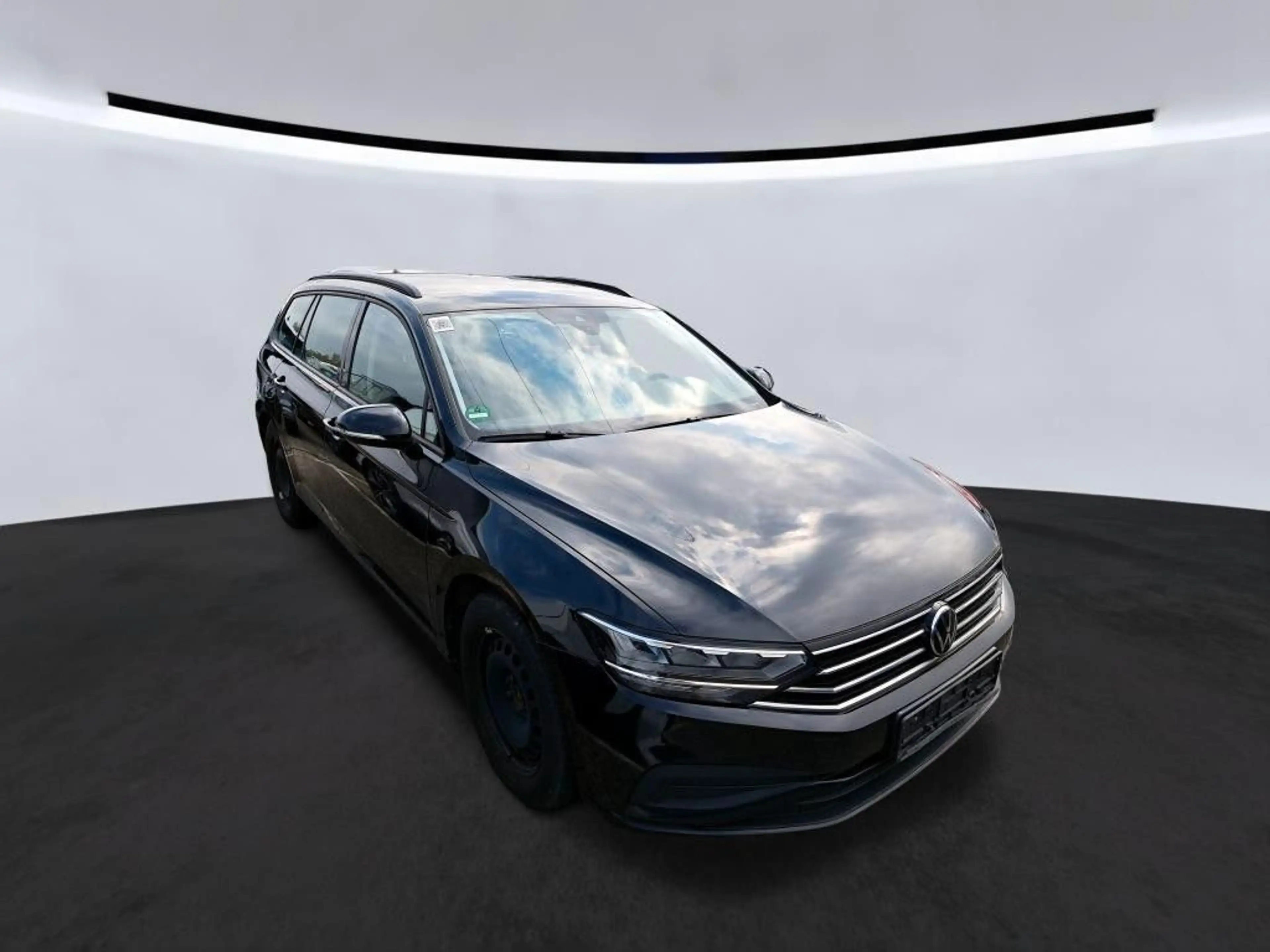 Volkswagen Passat Variant Conceptline 2.0TDI DSG AHK ACC — photo 2