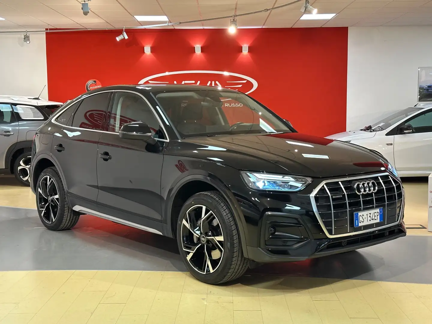 Audi Q5 SPORTBACK HYBRID 2.0 TFSI-E quattro S tronic Busin Zwart - 1
