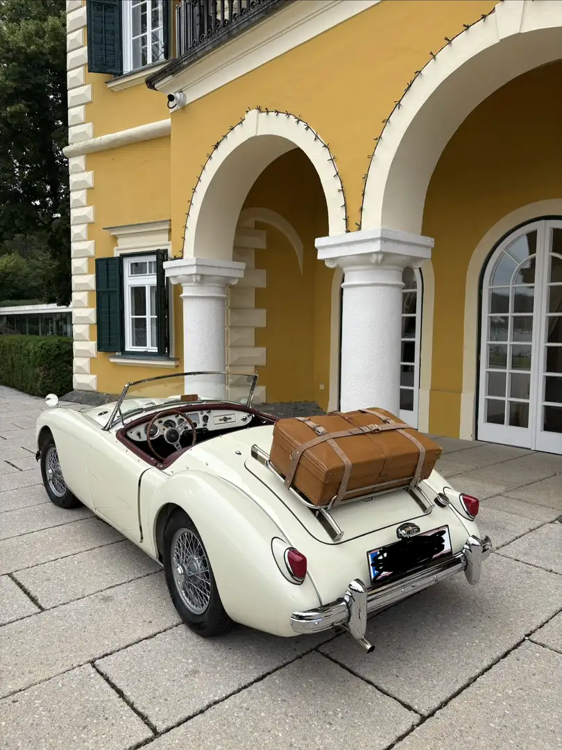 MG MGA Weiß - 1