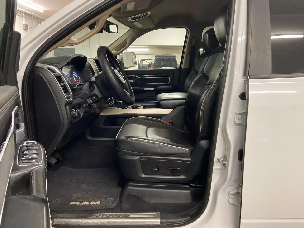 RAM 3500 снимка RAM 3500