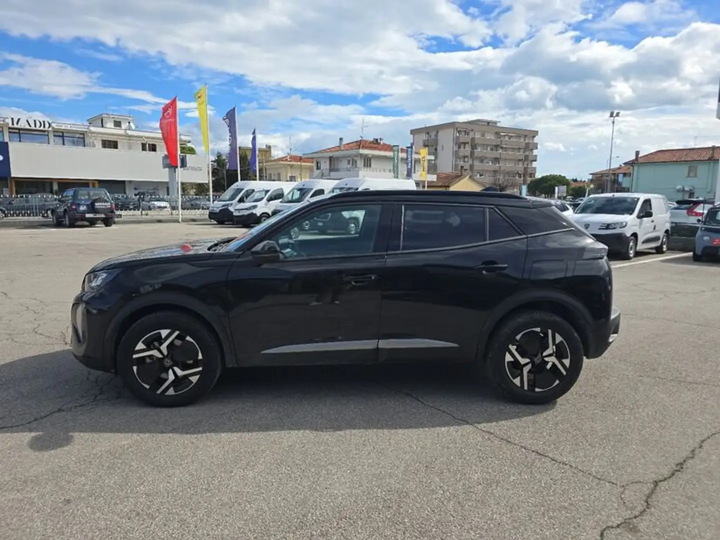Peugeot 2008 Hybrid 136 e-DCS6 Allure - 2