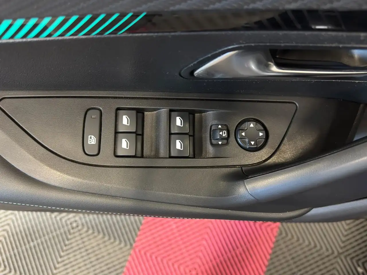 Peugeot 2008 2008 — photo 17