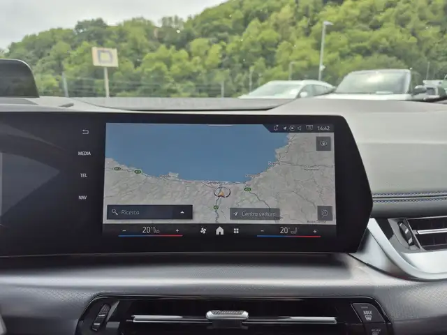 BMW 2 Series view 11