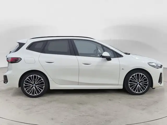 BMW 2 Series view 5