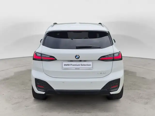 BMW 2 Series view 3