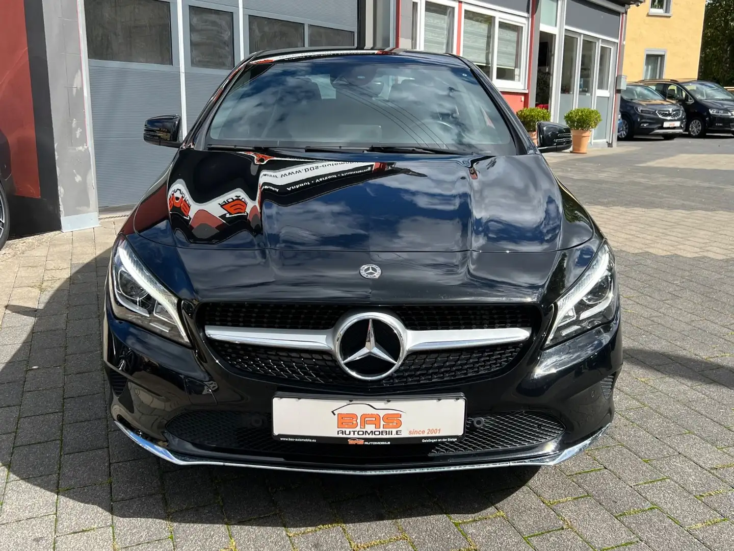 Mercedes-Benz CLA 200 *NAVI*LED*AHK*KAMERA* Schwarz - 2