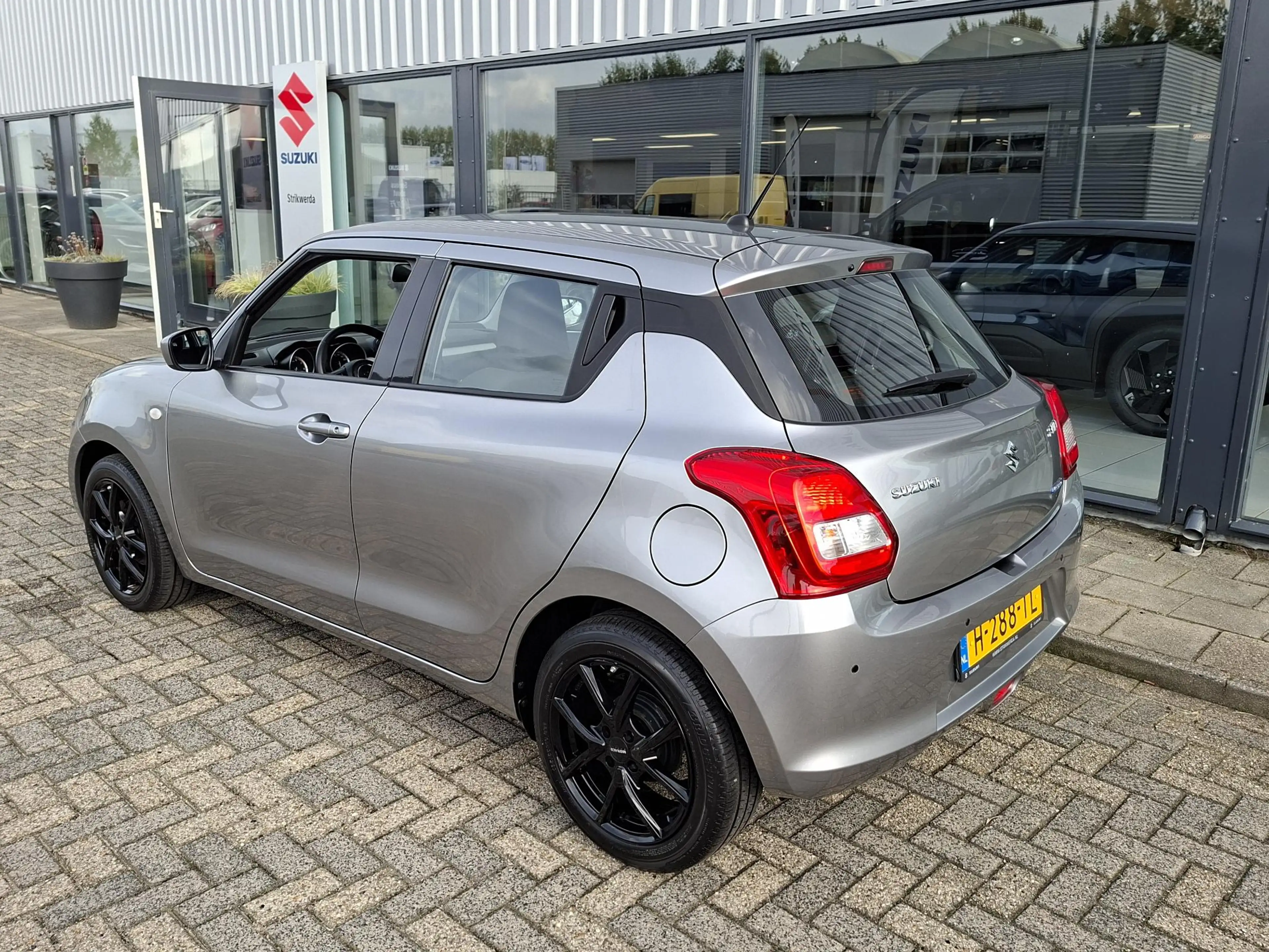 Suzuki Swift 1.2 Comfort Smart Hybrid Lmv/Bluetooth — photo 4