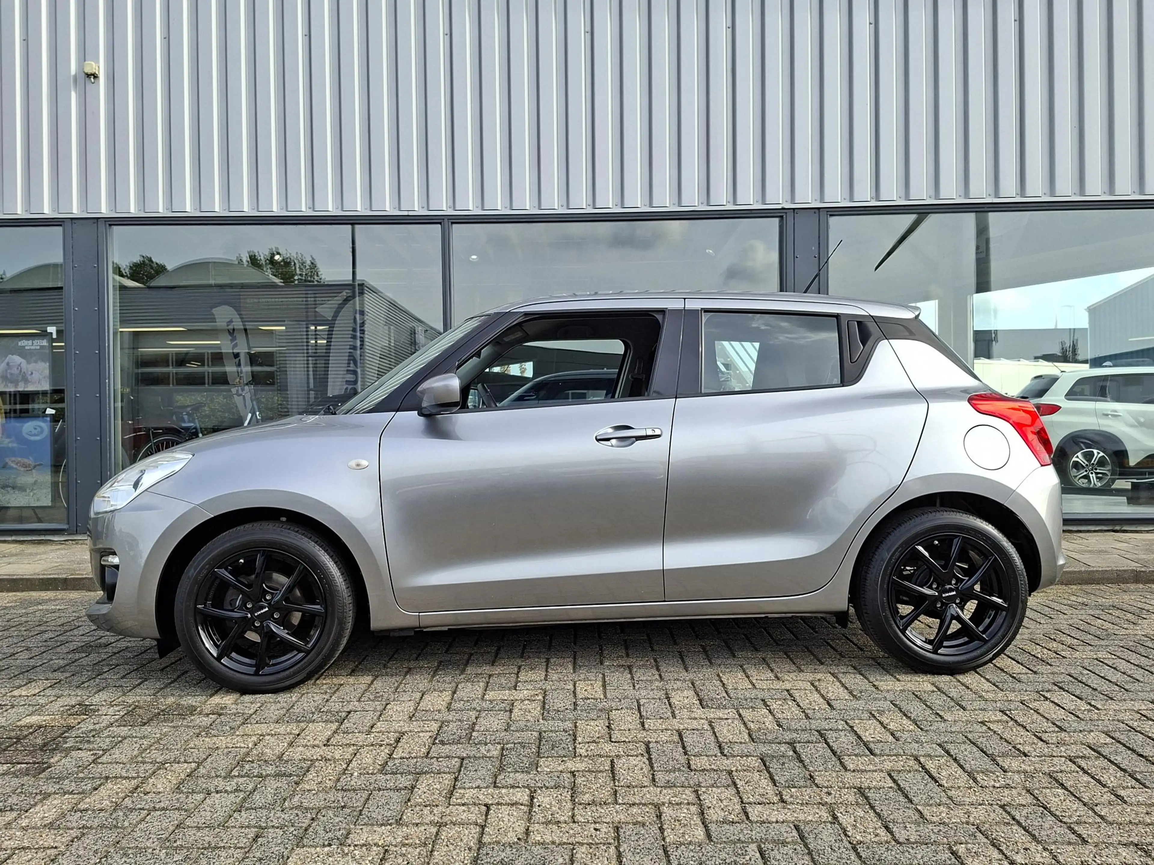 Suzuki Swift 1.2 Comfort Smart Hybrid Lmv/Bluetooth — photo 2
