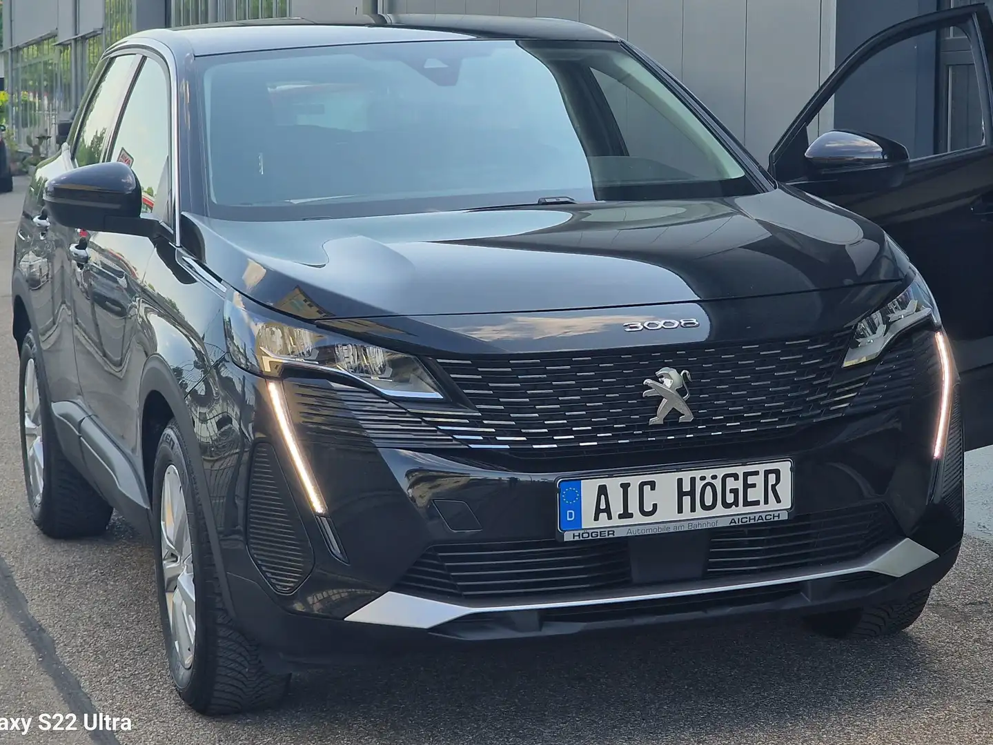 Peugeot 3008 Limousine in Schwarz gebraucht in Aichach für € 17.999,-