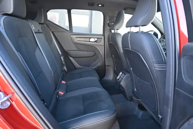 Volvo XC40 view 13