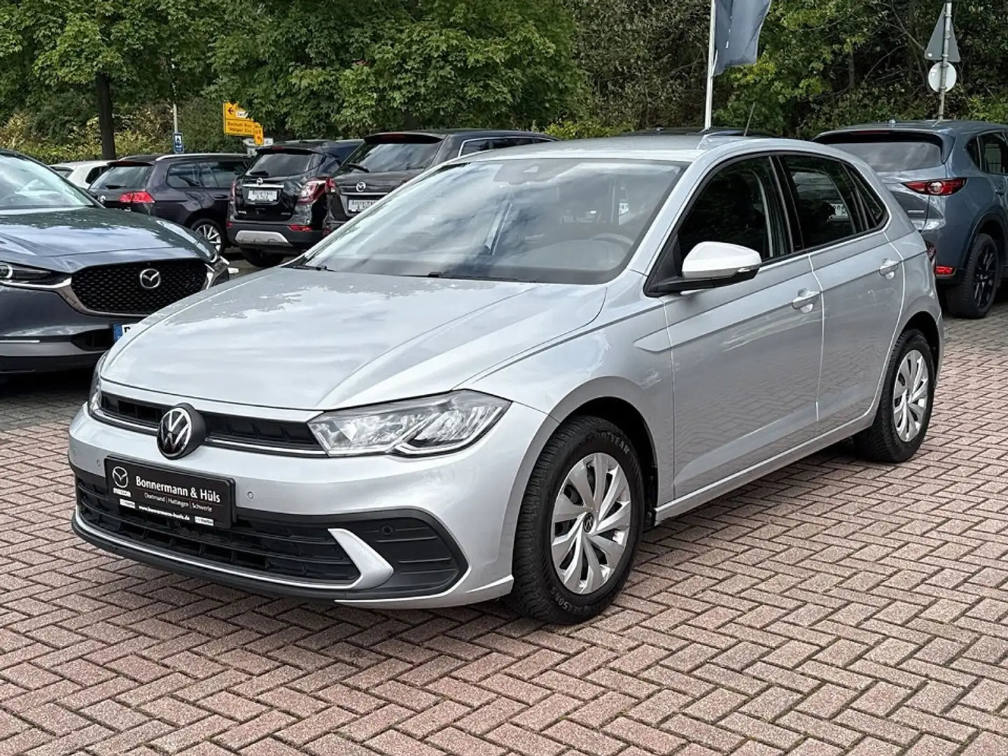 Volkswagen Polo 1.0 Life *Navi* Silber - 1