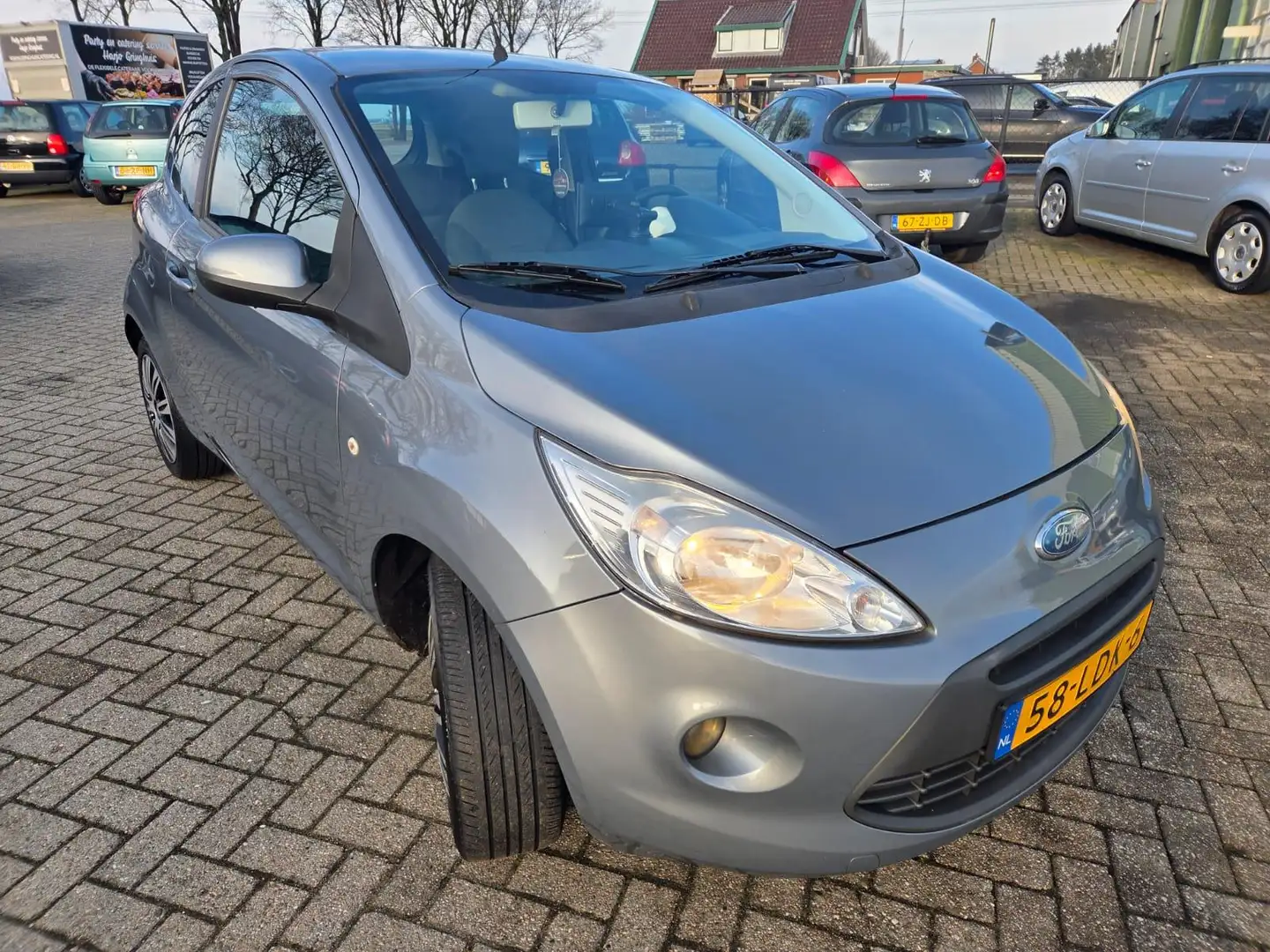 Ford Ka/Ka+ 1.2 Titanium 2010. Airco/Mistlampen/Apple carplay Grau - 2