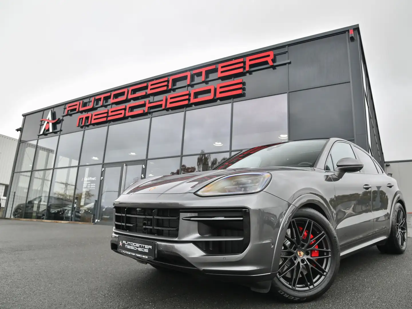 Porsche Cayenne GTS Coupe 4.0 V8 Pano* Standheizung* AHK Grau - 1
