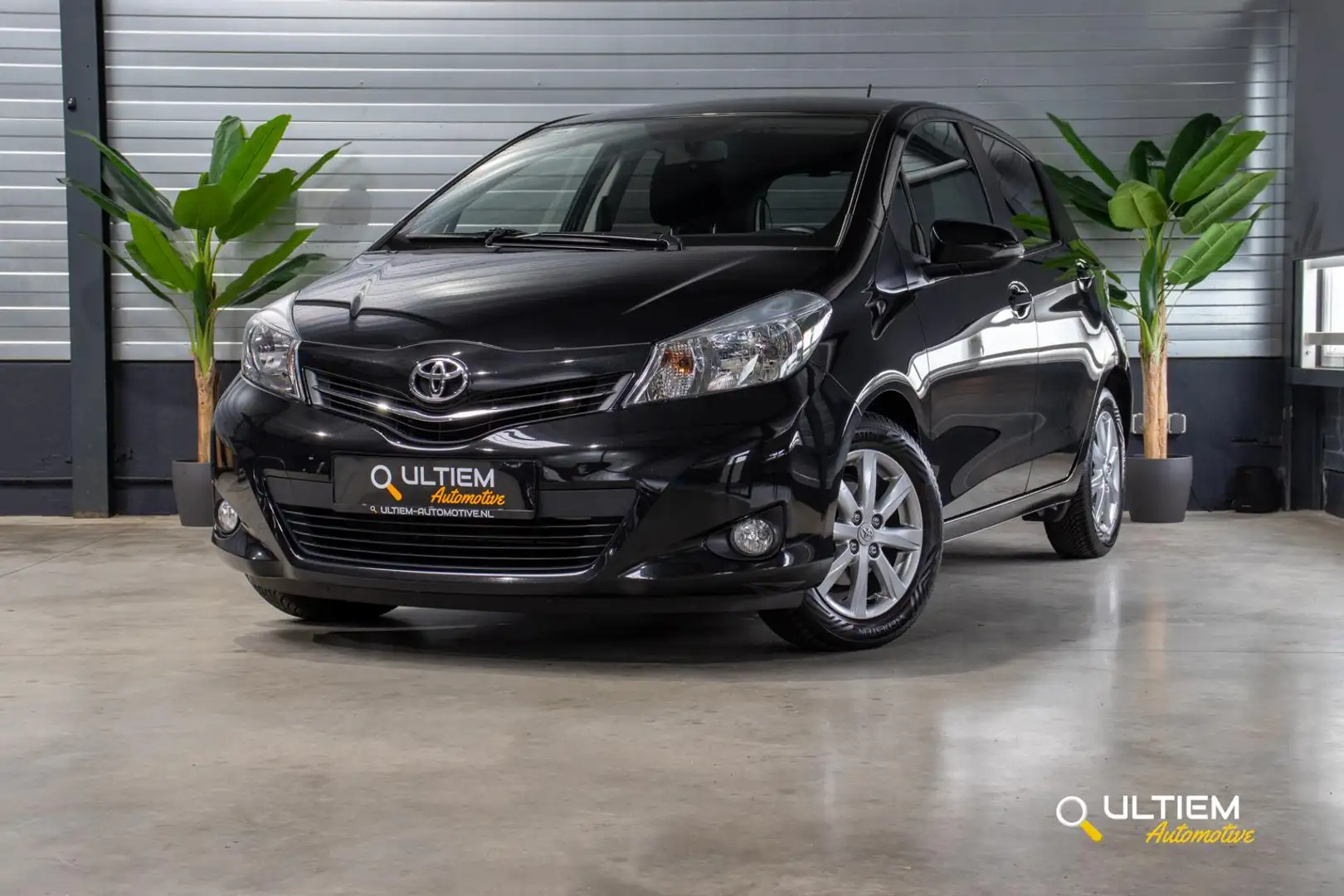 Toyota Yaris 1.3 VVT-i Aspiration 2013 | *BLUETOOTH*CAMERA* Schwarz - 1