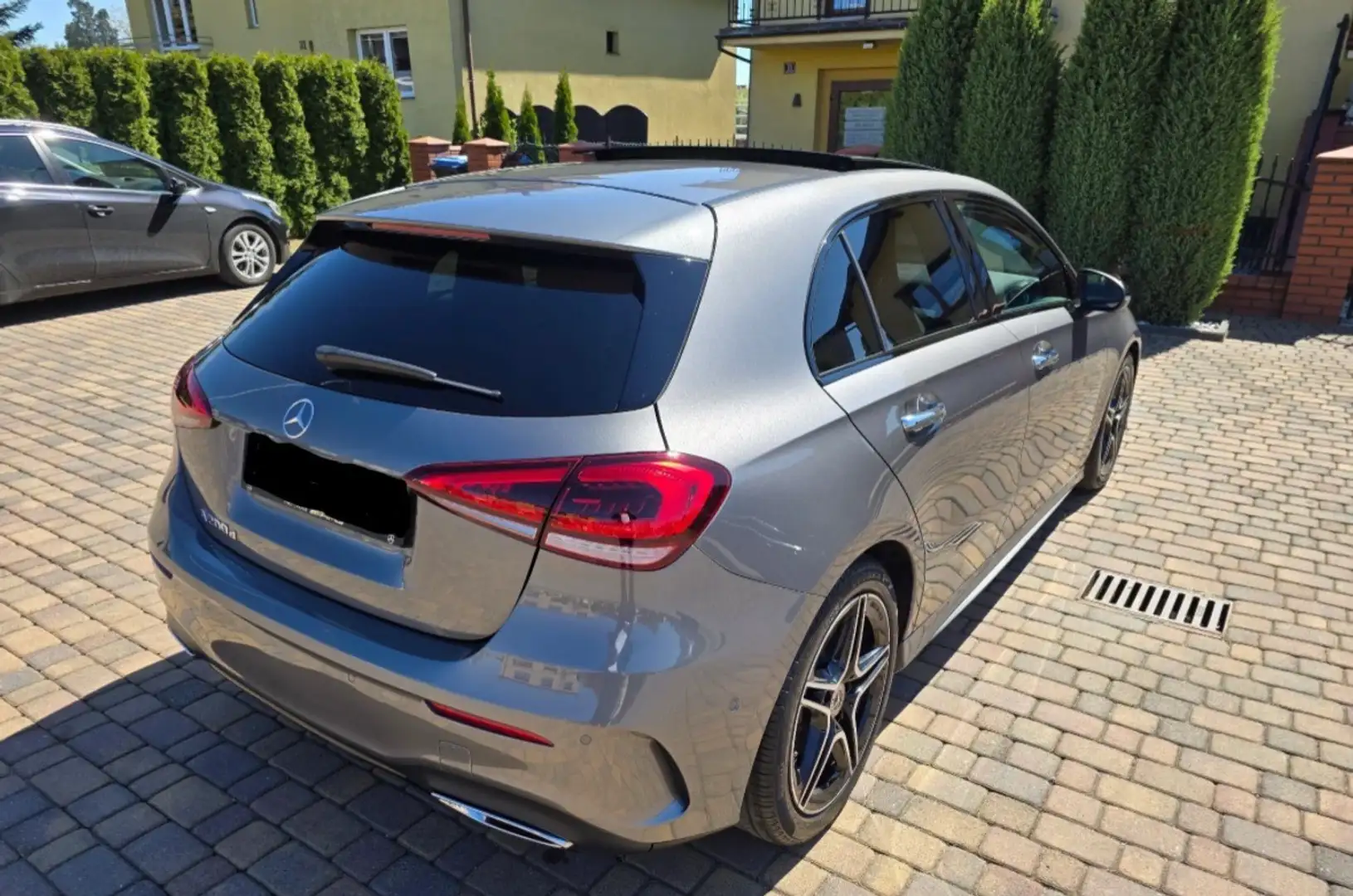 Mercedes-Benz A 200 d Premium AMG - 1