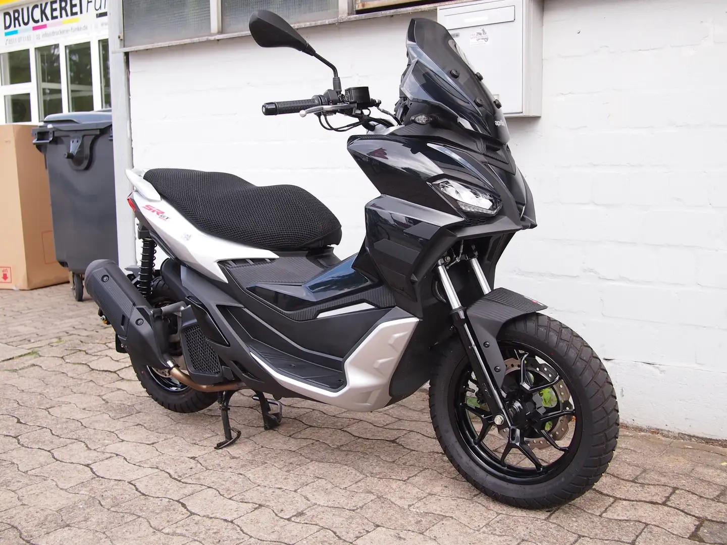 Aprilia SR GT 125 Zwart - 1