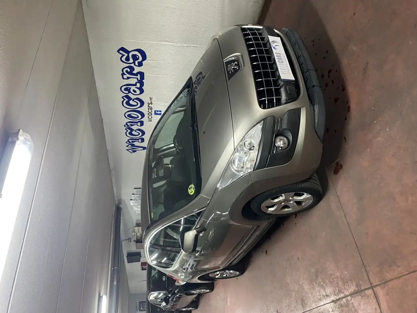 Peugeot 3008 1.6HDI FAP Confort Gris - 1