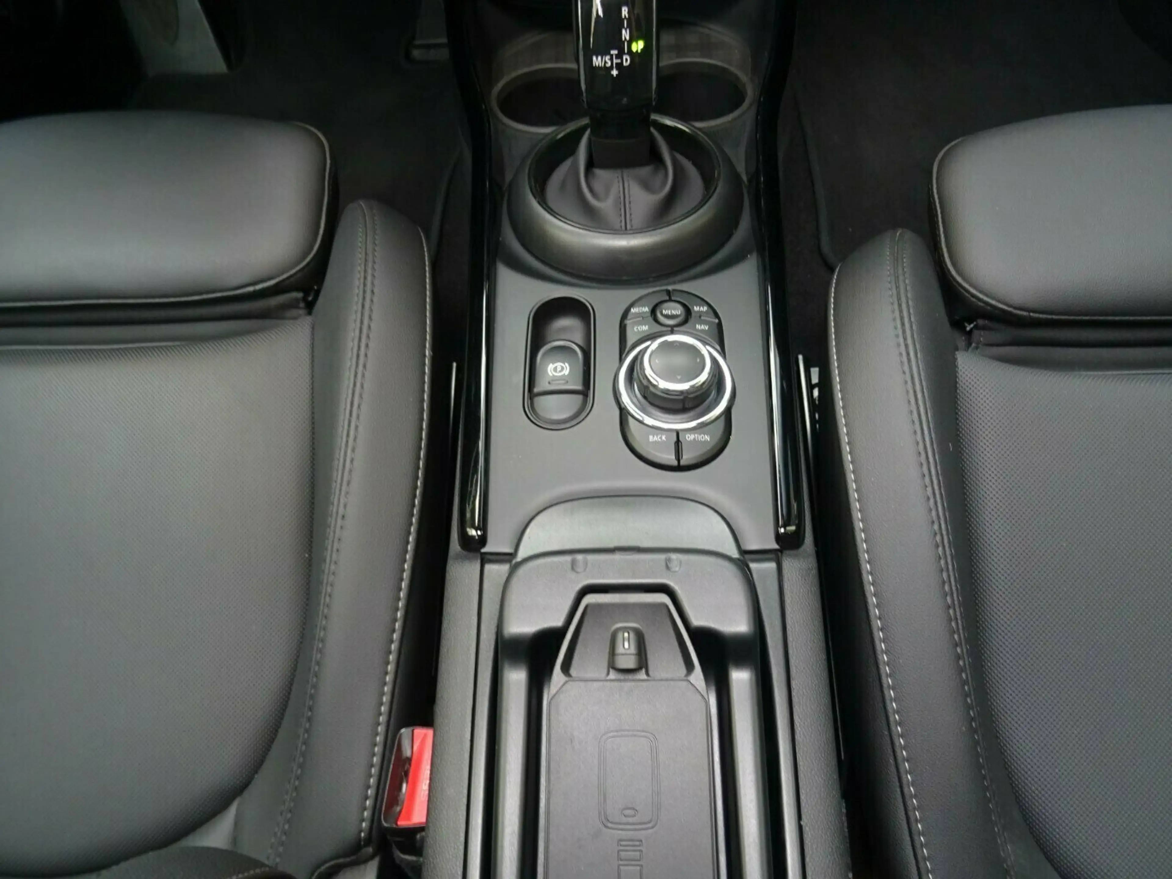 MINI One Clubman Classic Trim Autom,Leder,CarPlay — photo 21
