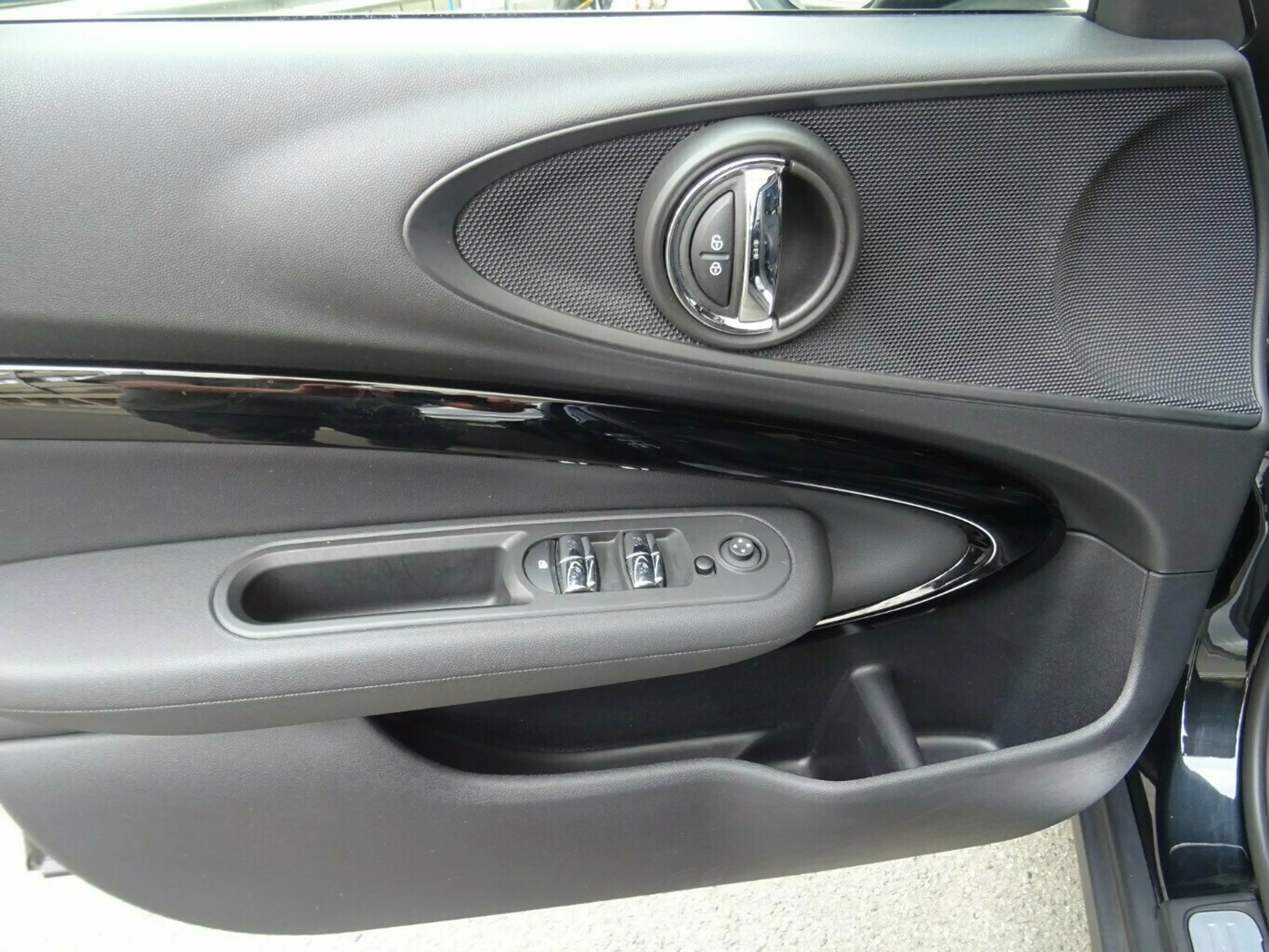 MINI One Clubman Classic Trim Autom,Leder,CarPlay — photo 23