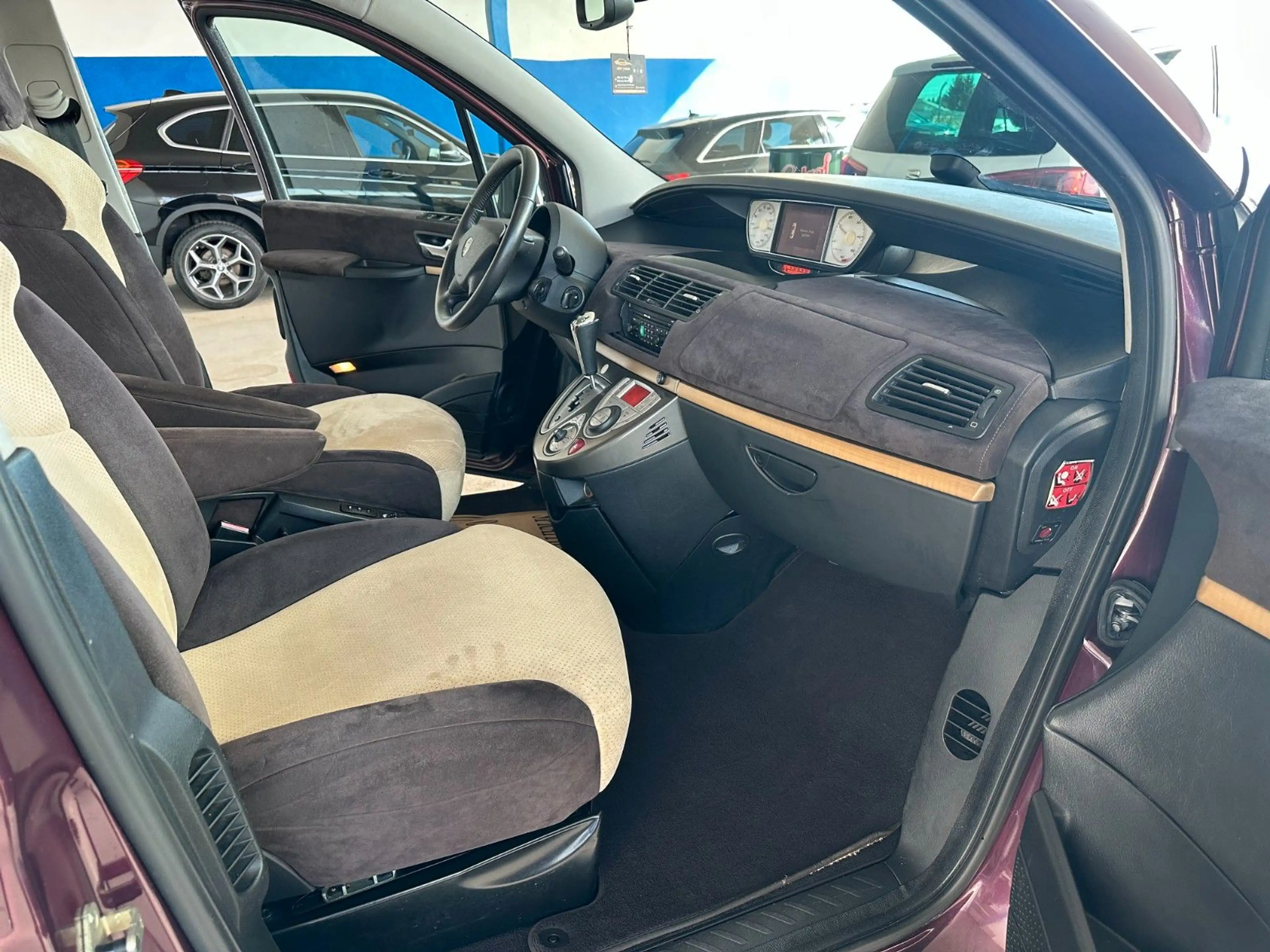 Lancia Phedra 2.2 16V Multijet Platino / NAVI / 7 Sitze — photo 12