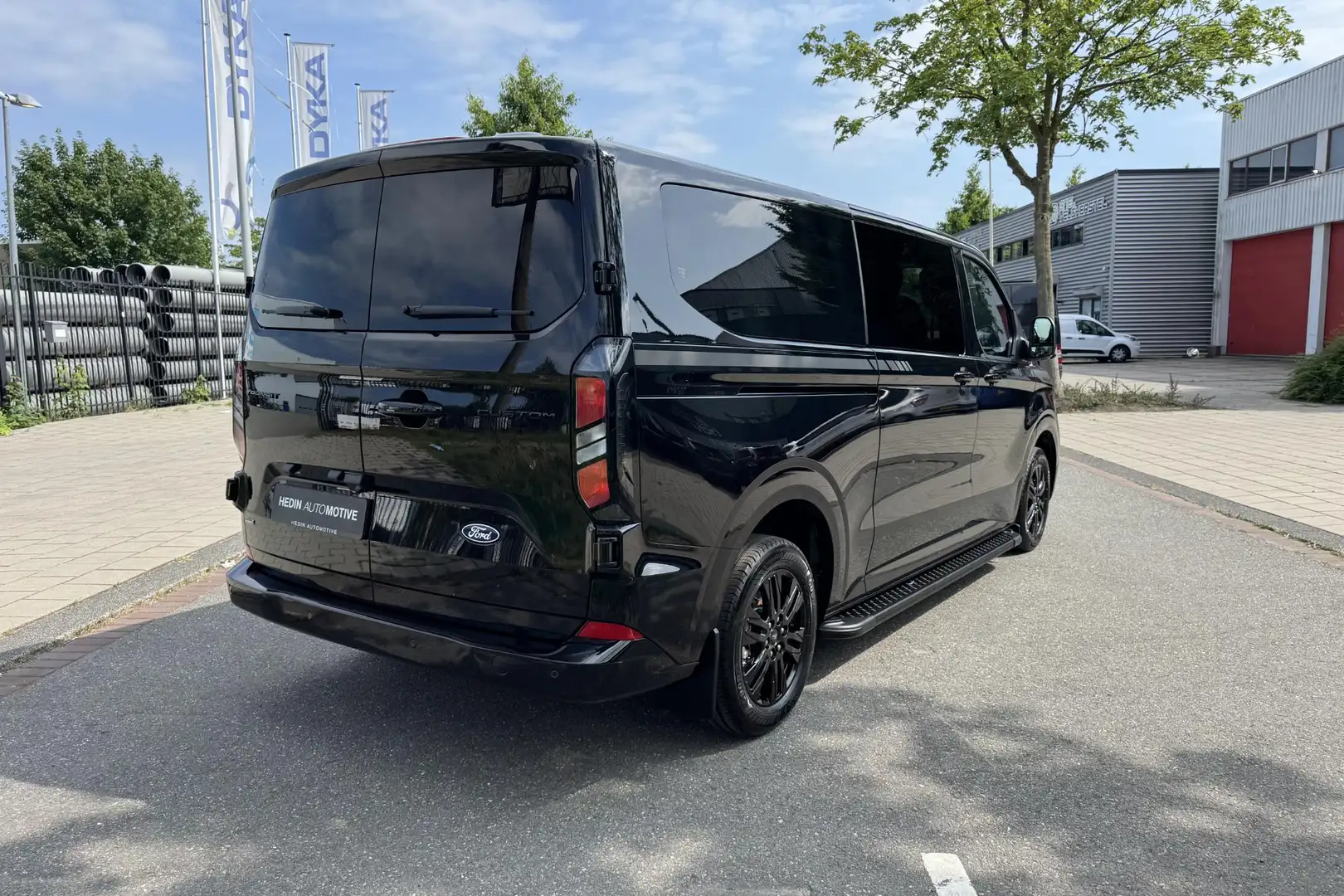 Ford Transit Custom 320 2.5 PHEV L2H1 Black Platinum DC Direct uit Voo Zwart - 2