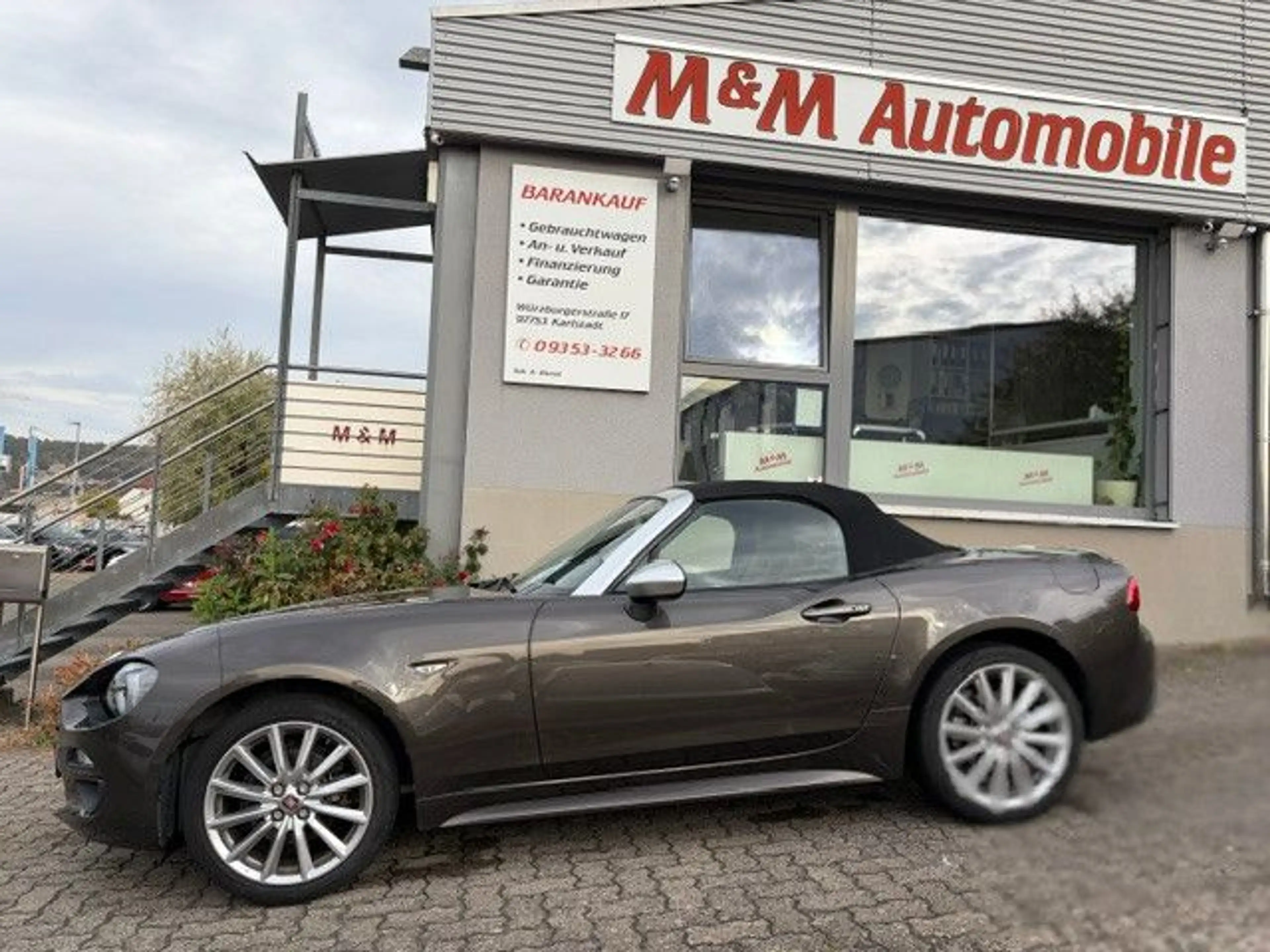 Fiat 124 Spider Lusso Autom. *LEDER braun+RF-KAM+LED*