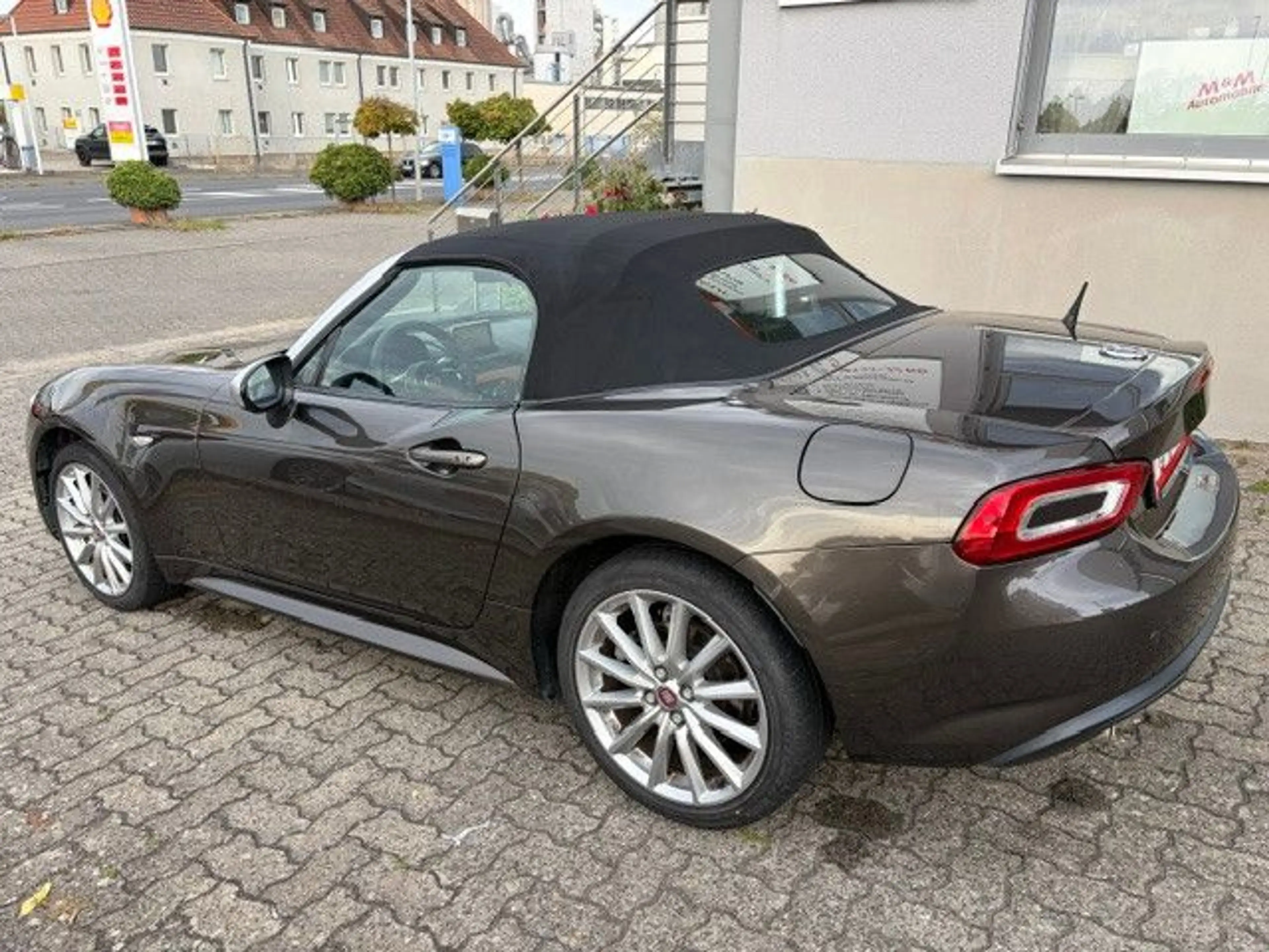 Fiat 124 Spider Lusso Autom. *LEDER braun+RF-KAM+LED* — photo 7