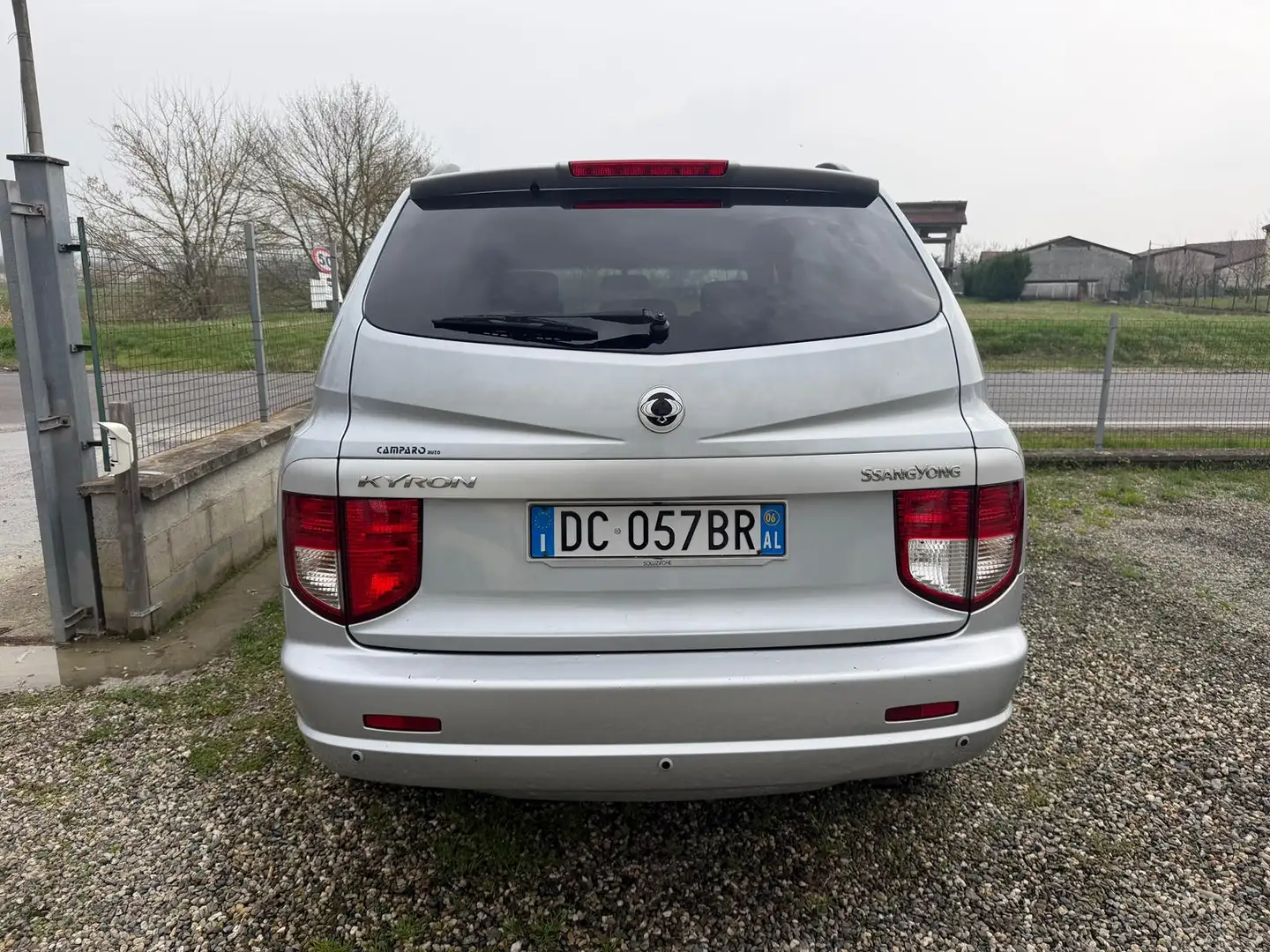 SsangYong Kyron Kyron 2.0 xdi Premium Silber - 2